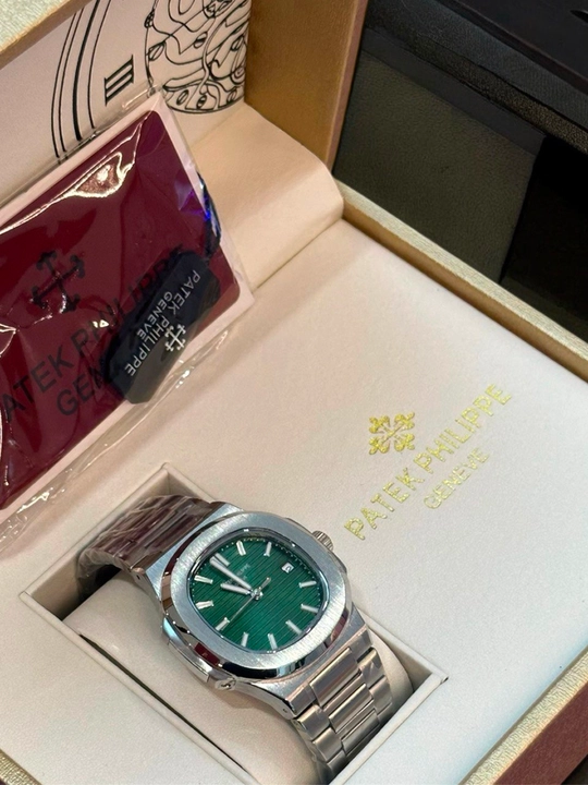 Patek Philippe Nautilus с зелёным циферблатом
