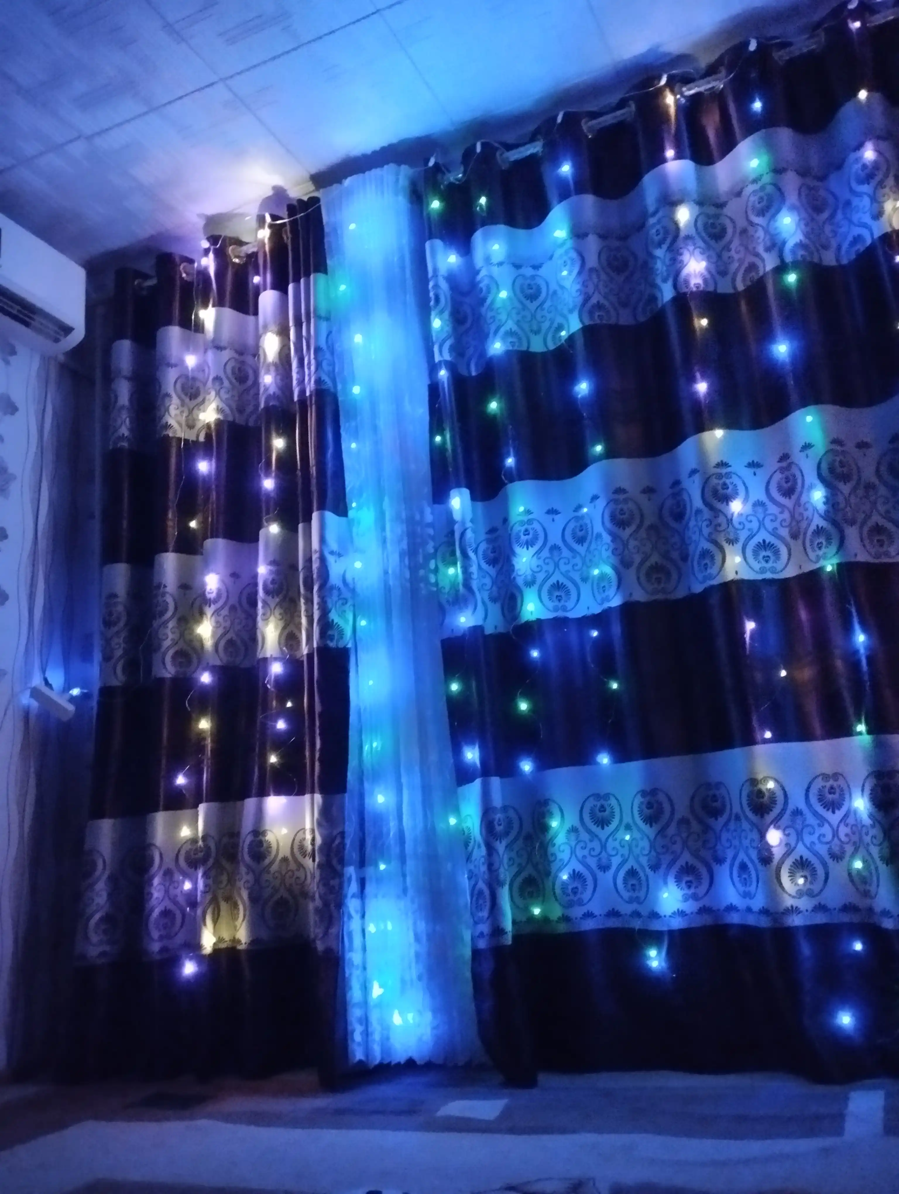 LED girlyanda pardasi Rosa 3x3, 3x2, 3x1 m — 8 rejim, pult, 10 ta ilgak, yangi yil uchun