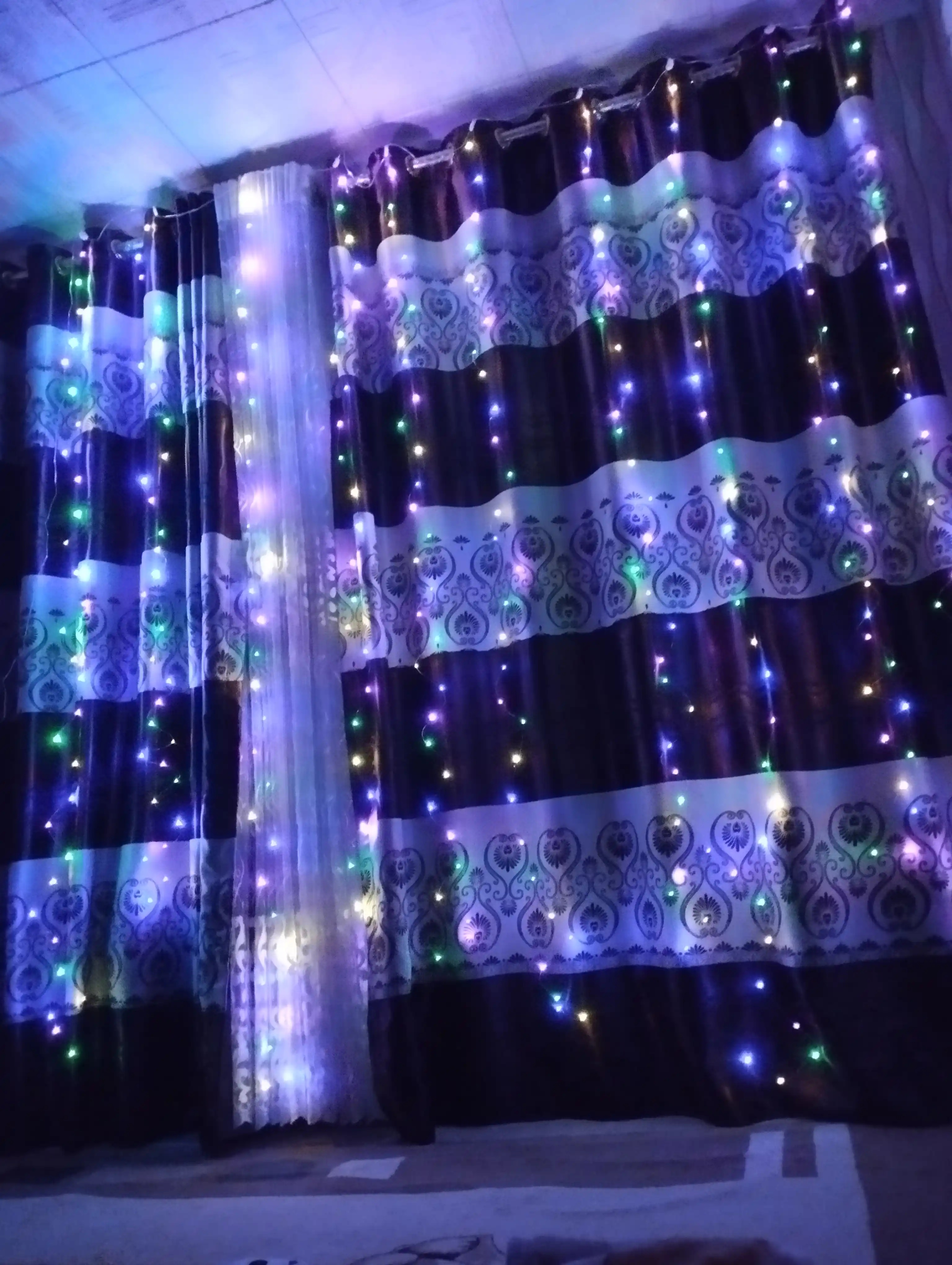 LED girlyanda pardasi Rosa 3x3, 3x2, 3x1 m — 8 rejim, pult, 10 ta ilgak, yangi yil uchun
