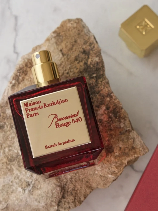 Parfyumlangan suv Kurkdjian Baccarat Rouge 540, ayollar va erkaklar uchun, 70 ml