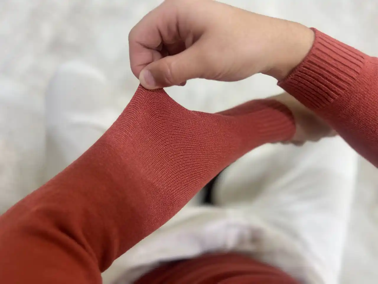 Erkaklar uchun suvosti yoqali jemperlar - kuz va qish uchun issiq sviterlar