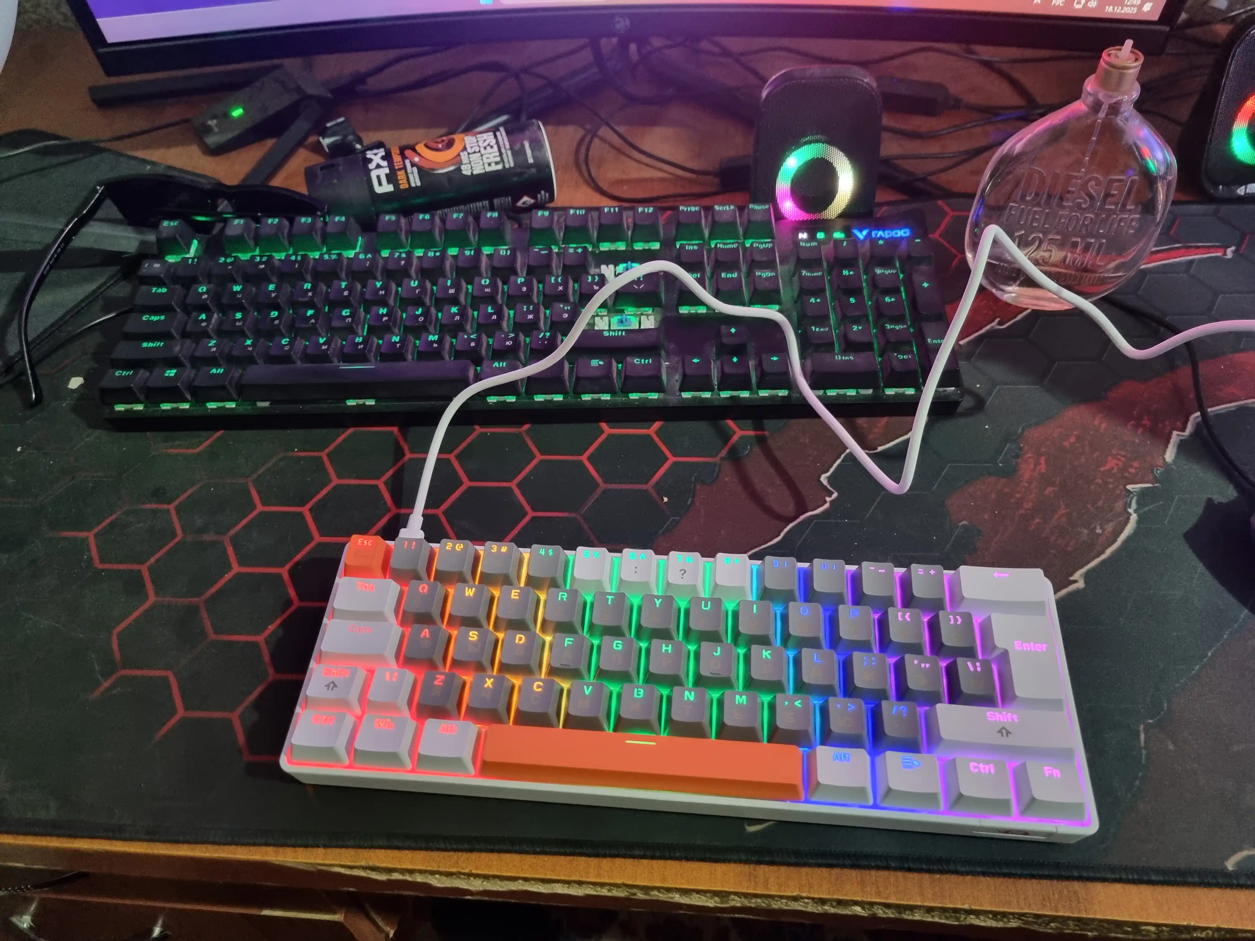 O'yin mexanik klaviaturasi T60, simli