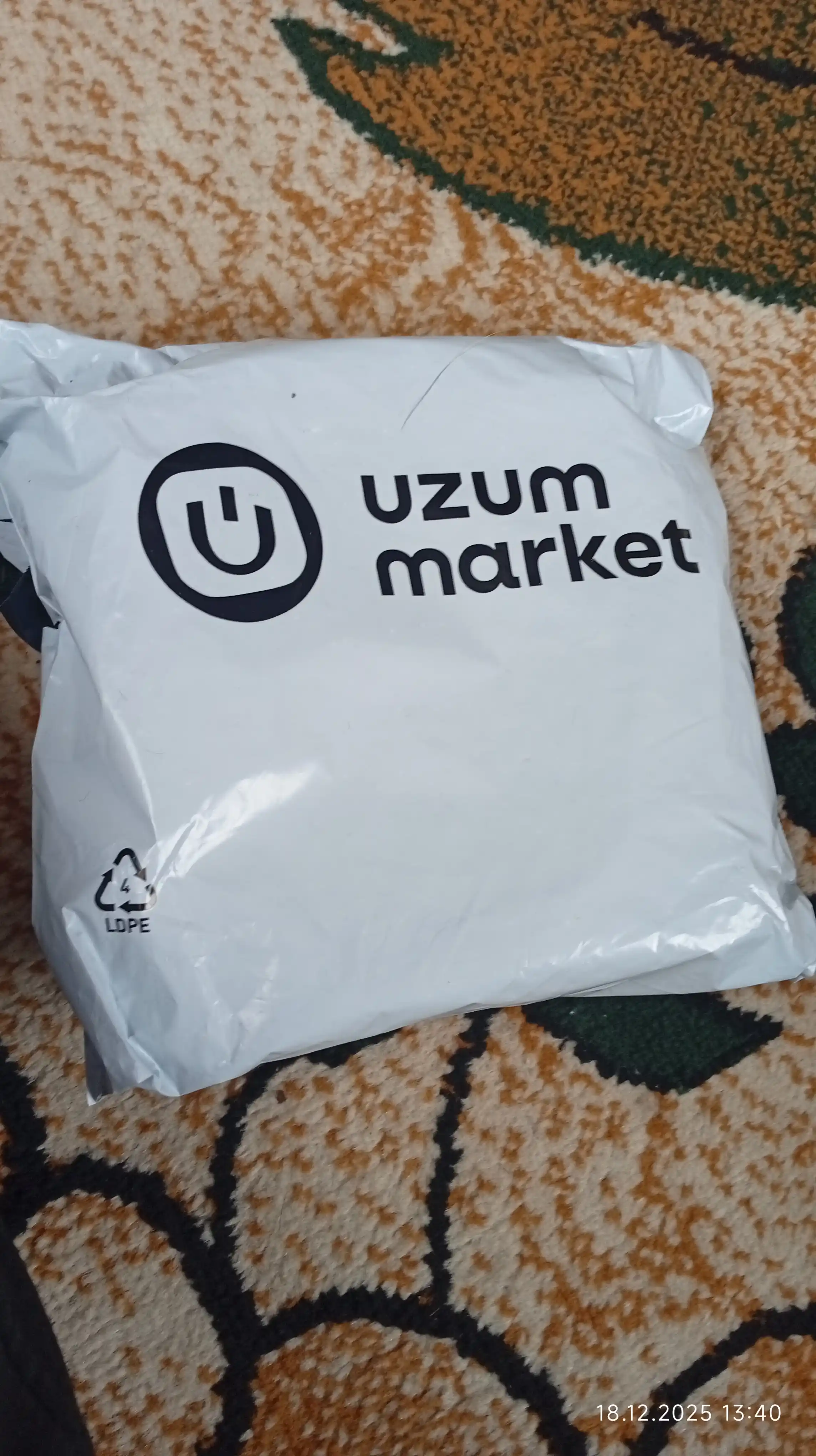 Deraza va eshiklar uchun ozi yopishuvchi zichlagich, 4 m