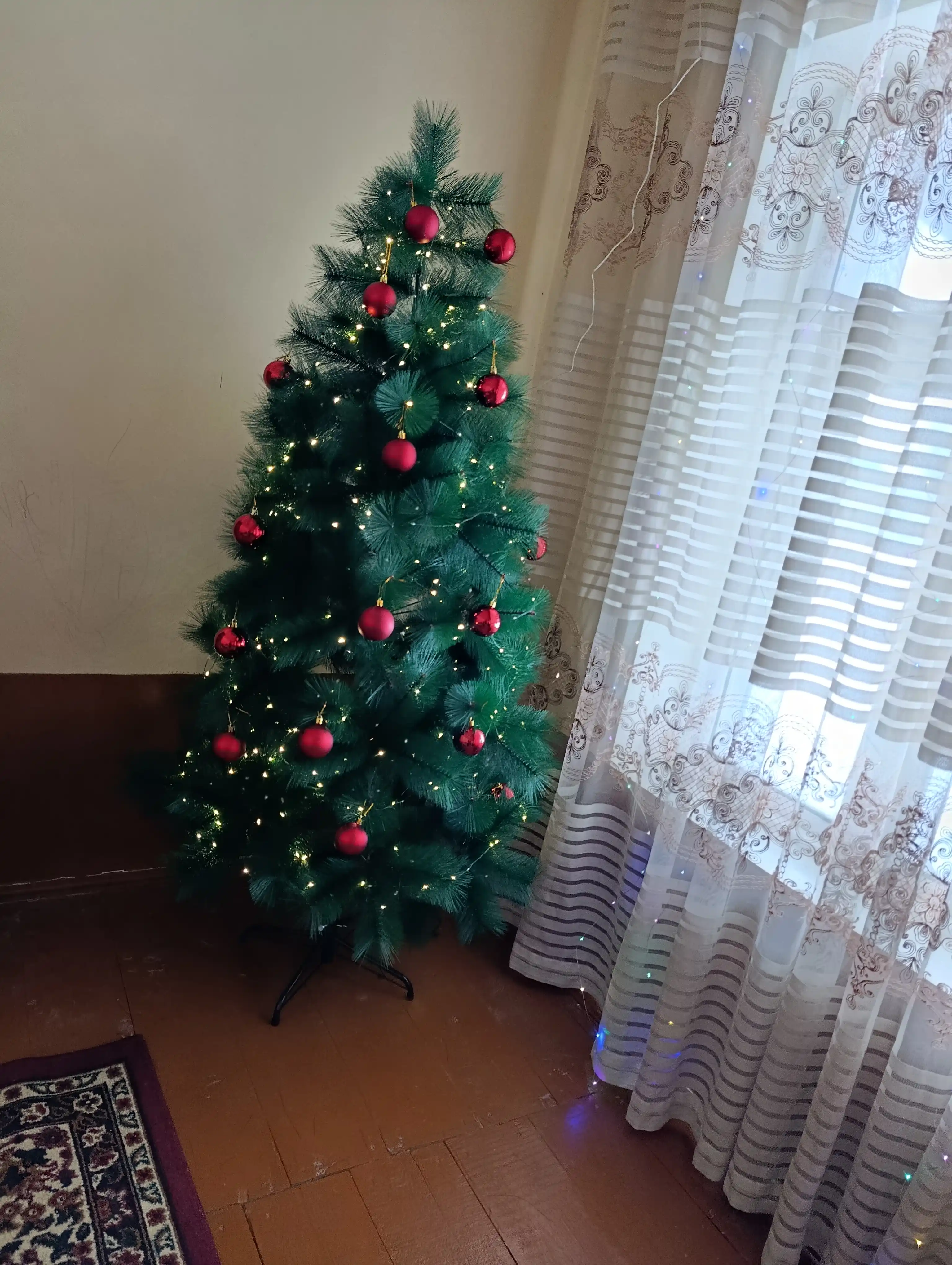 Yangi yil archasi o'yinchoqlari to'plami Qor mo'jizasi, 6-20 dona, 6 sm
