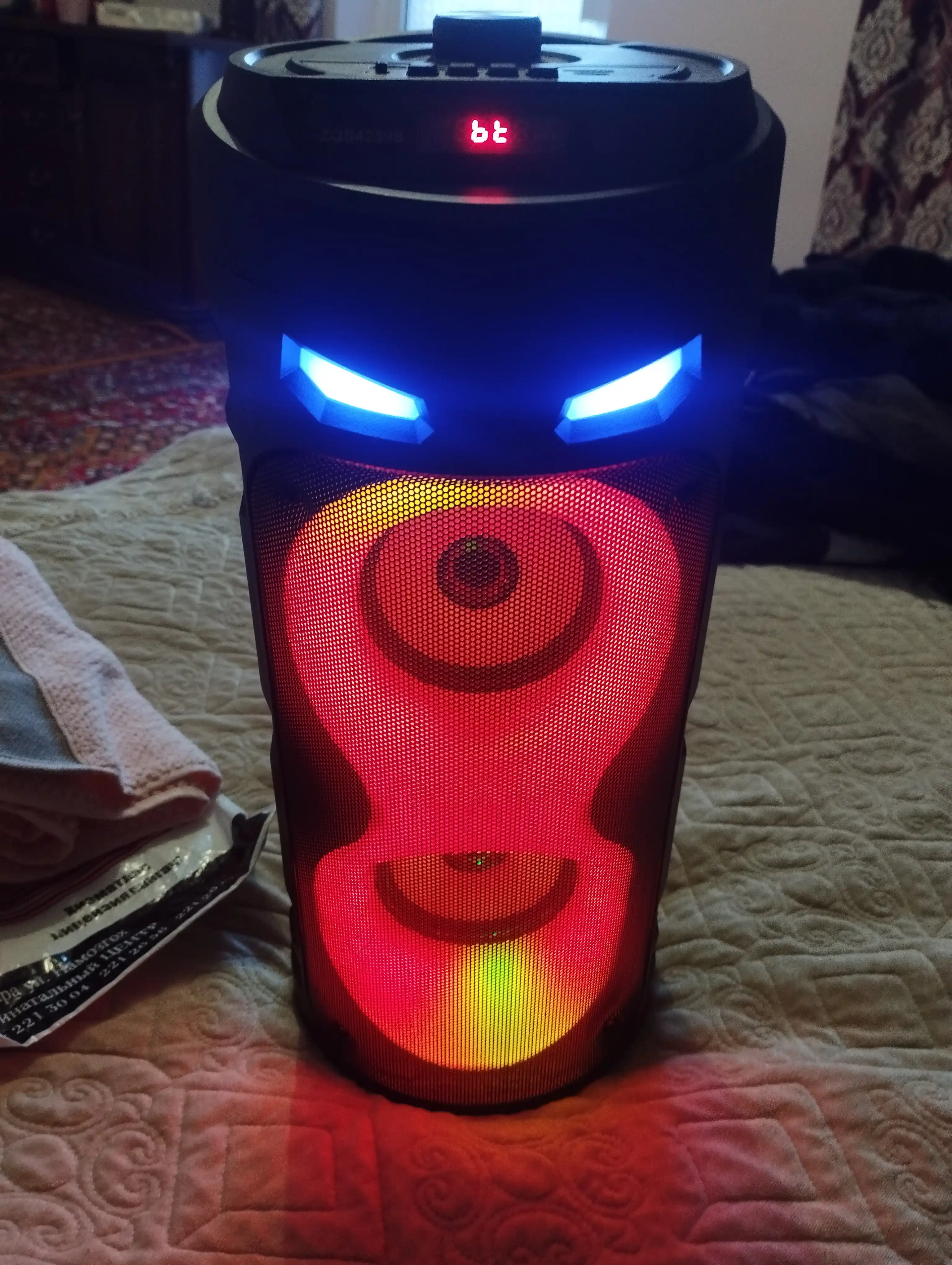 Katta Bluetooth simsiz karnay, karaoke, RGB yoritish, mikrofon va pult bilan