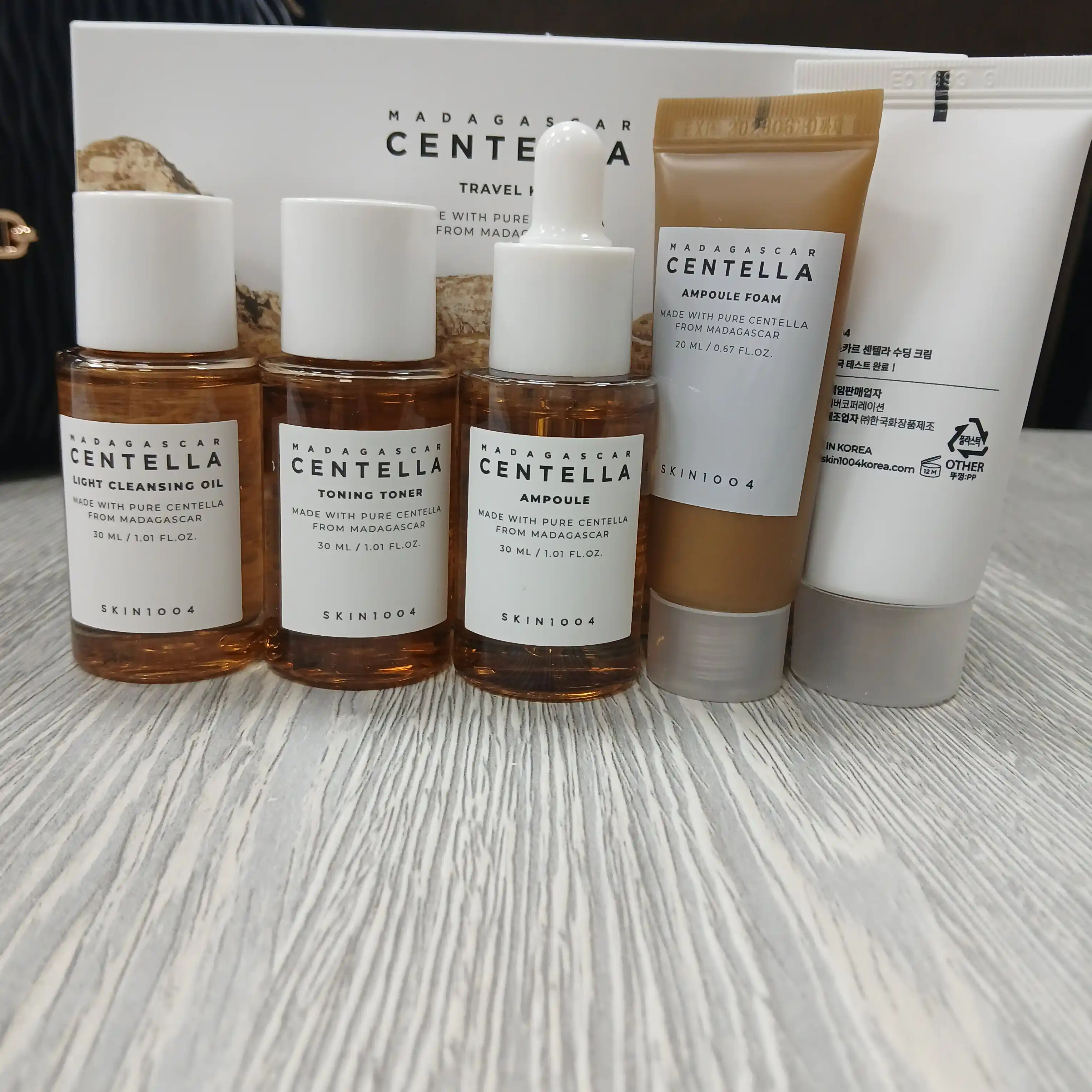 Набор для ухода за кожей Skin 1004 Madagascar Centella Travel Kit, мини сет