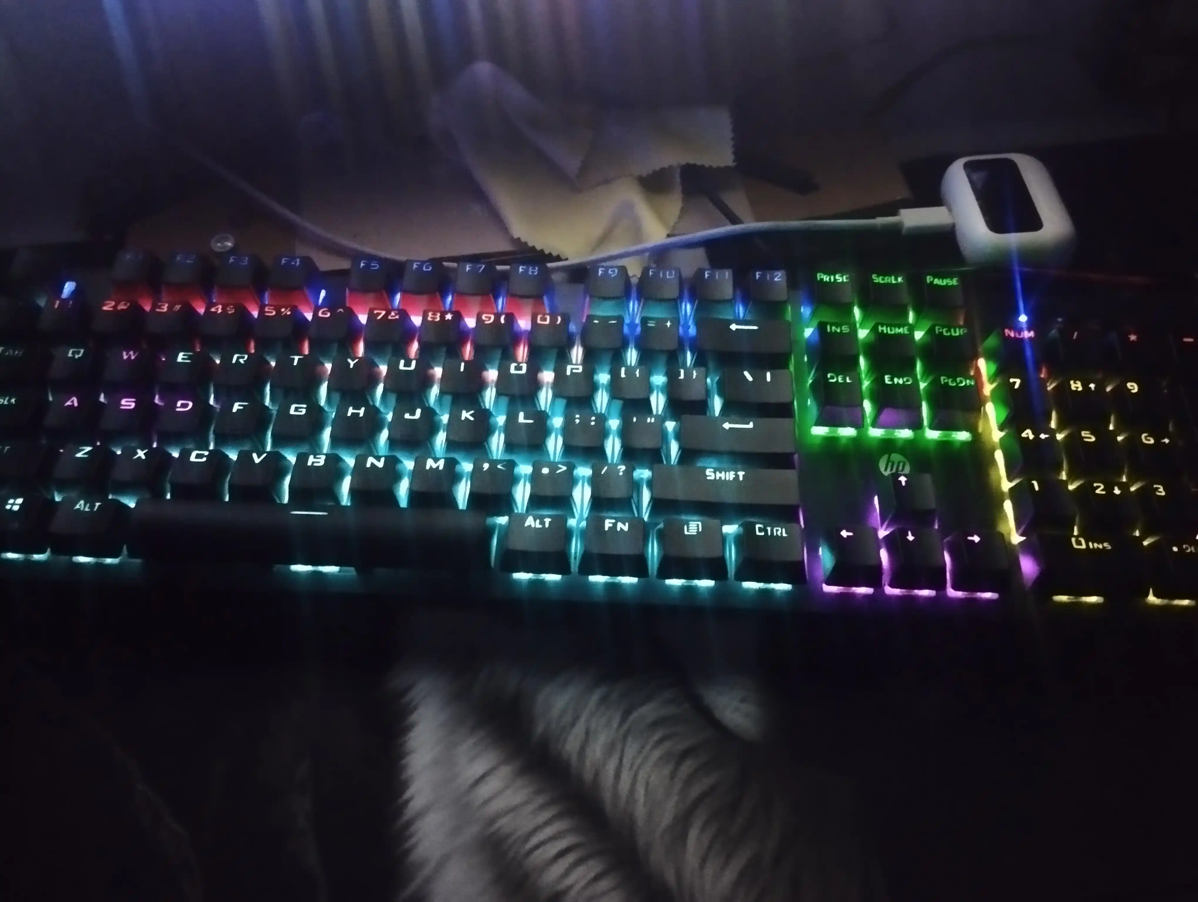 HP GK100F, HP GK200 White mexanik, RGB yoritgichli, o‘yin klaviaturasi