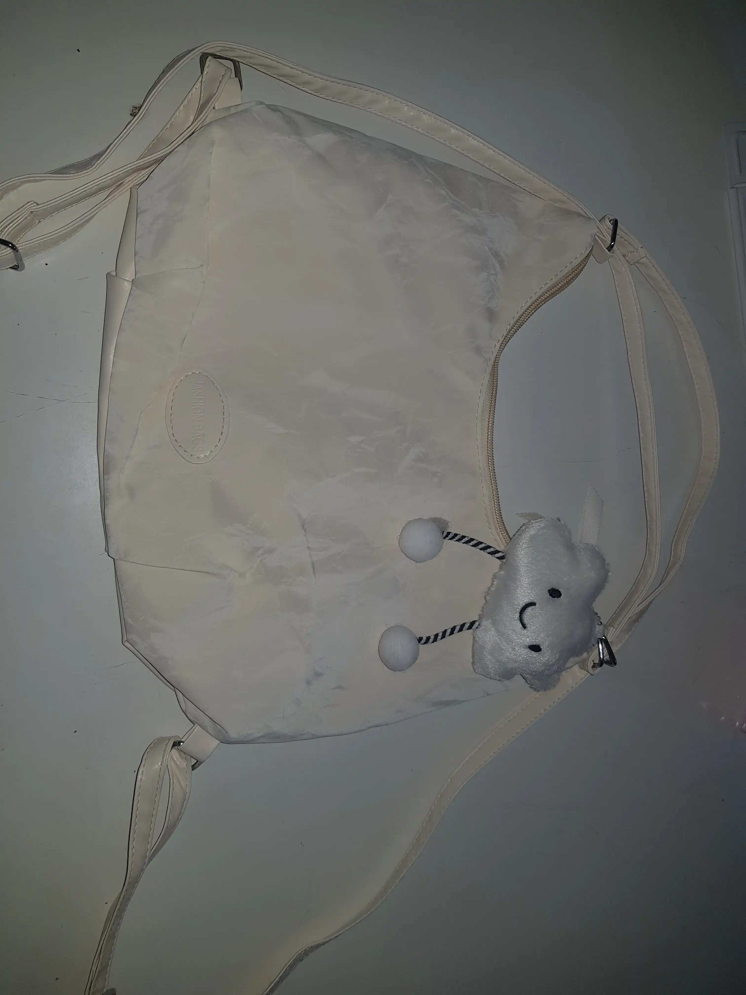 Ayollar sumkasi, rukzakli sumka, materiali neylon sumka 33*10*30, turli ranglarda
