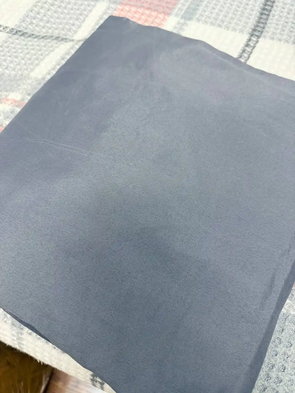 Простыня на резинке 180×200 см — мягкий полиэстер, однотонная, минимализм