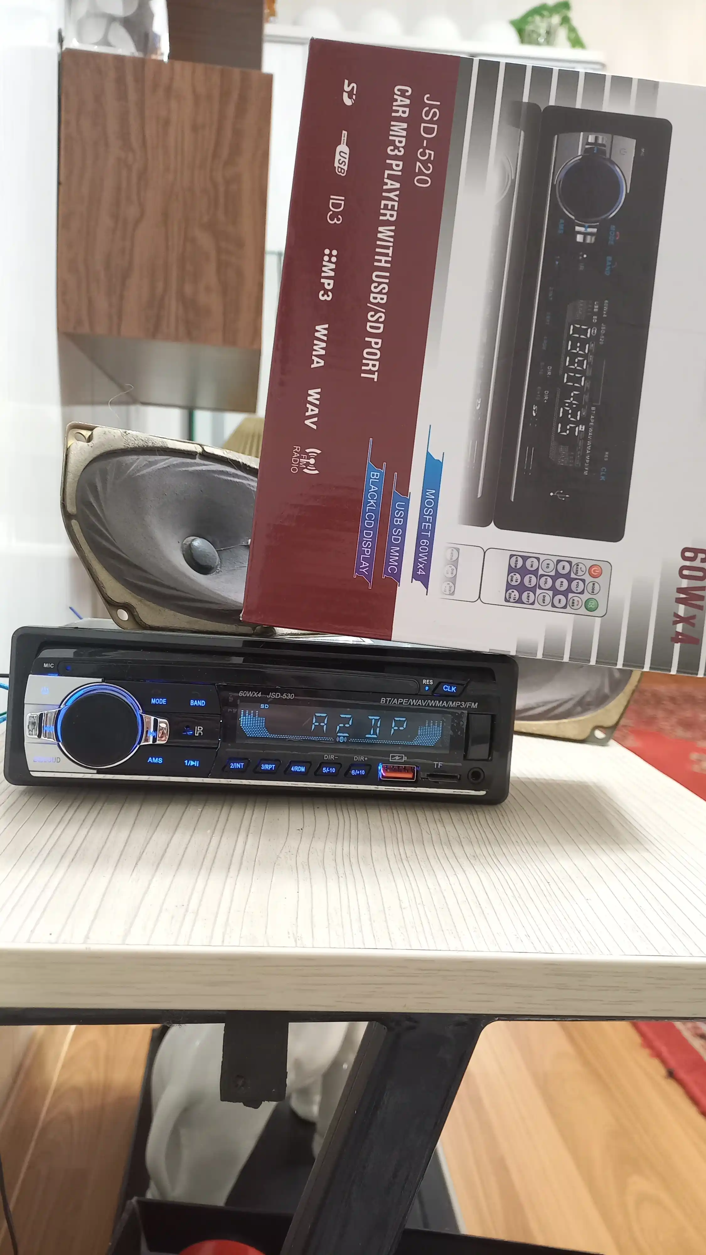 Avtomobil radiosi JSD 520 SD va USB Bluetooth AUX bilan