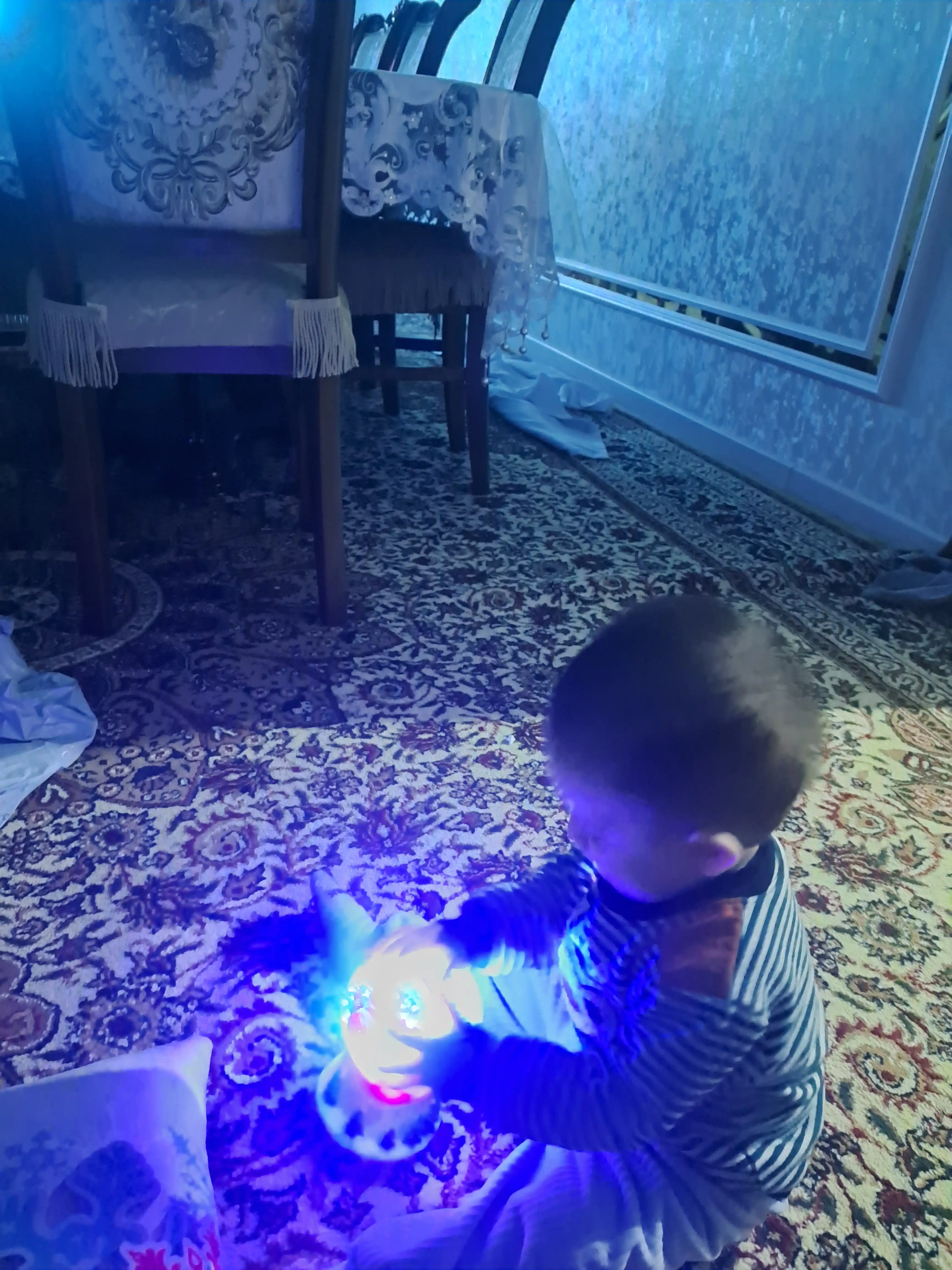 Qorli shar Santa Klaus, Yangi yil, musiqa bilan