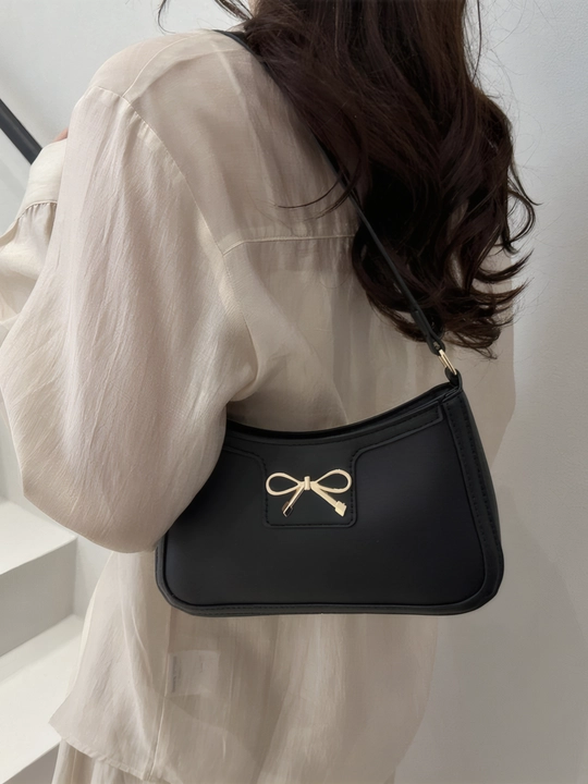 Ayollar uchun mini sumka, qora, yelka orqali taqiladigan, dekorativ bantikli crossbody