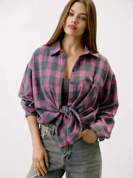 Ayollar uchun oversize katakli ko‘ylak, uzun yengli, uslubiy, kundalik