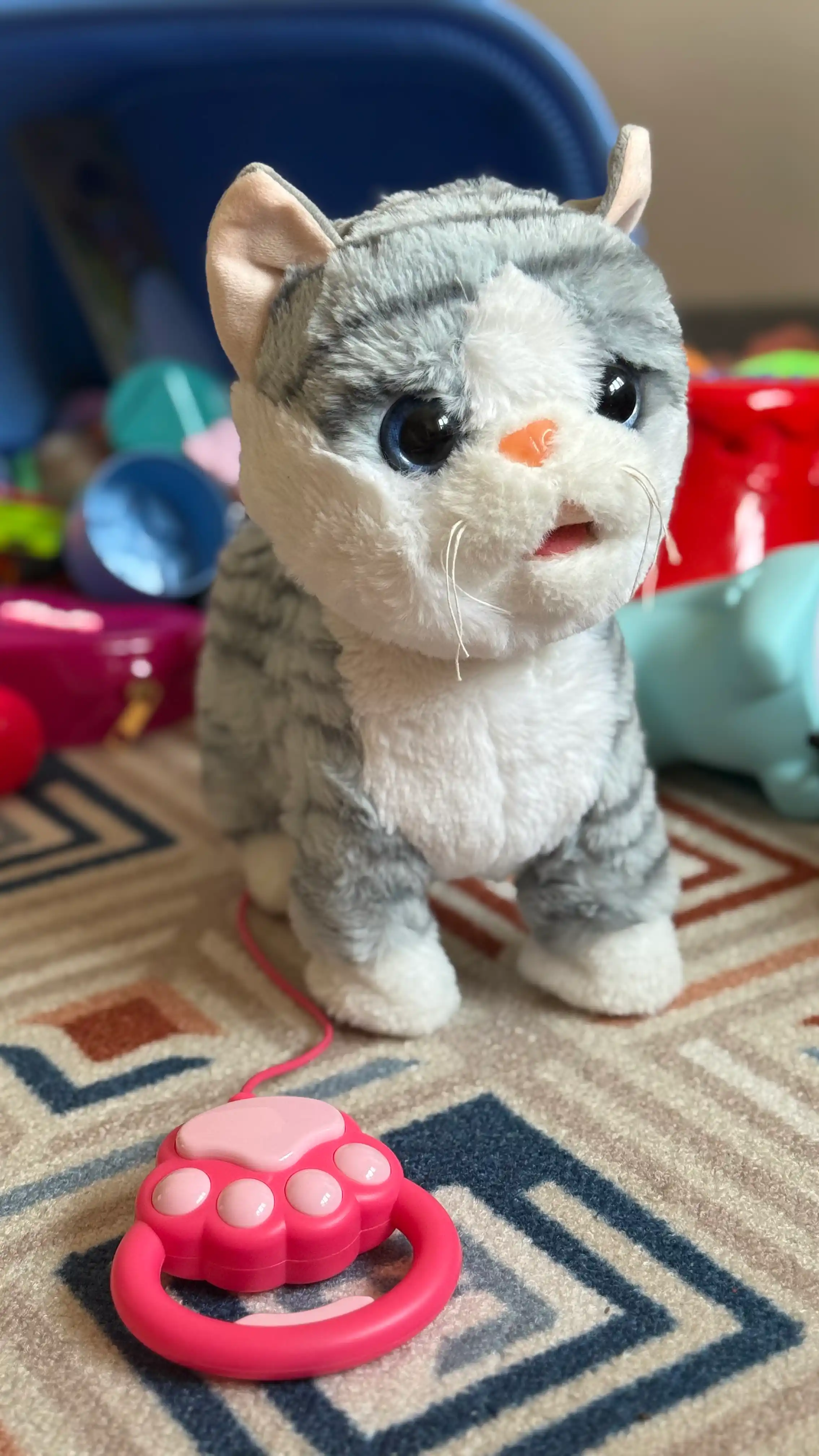 Кошка говорящая плюшевая