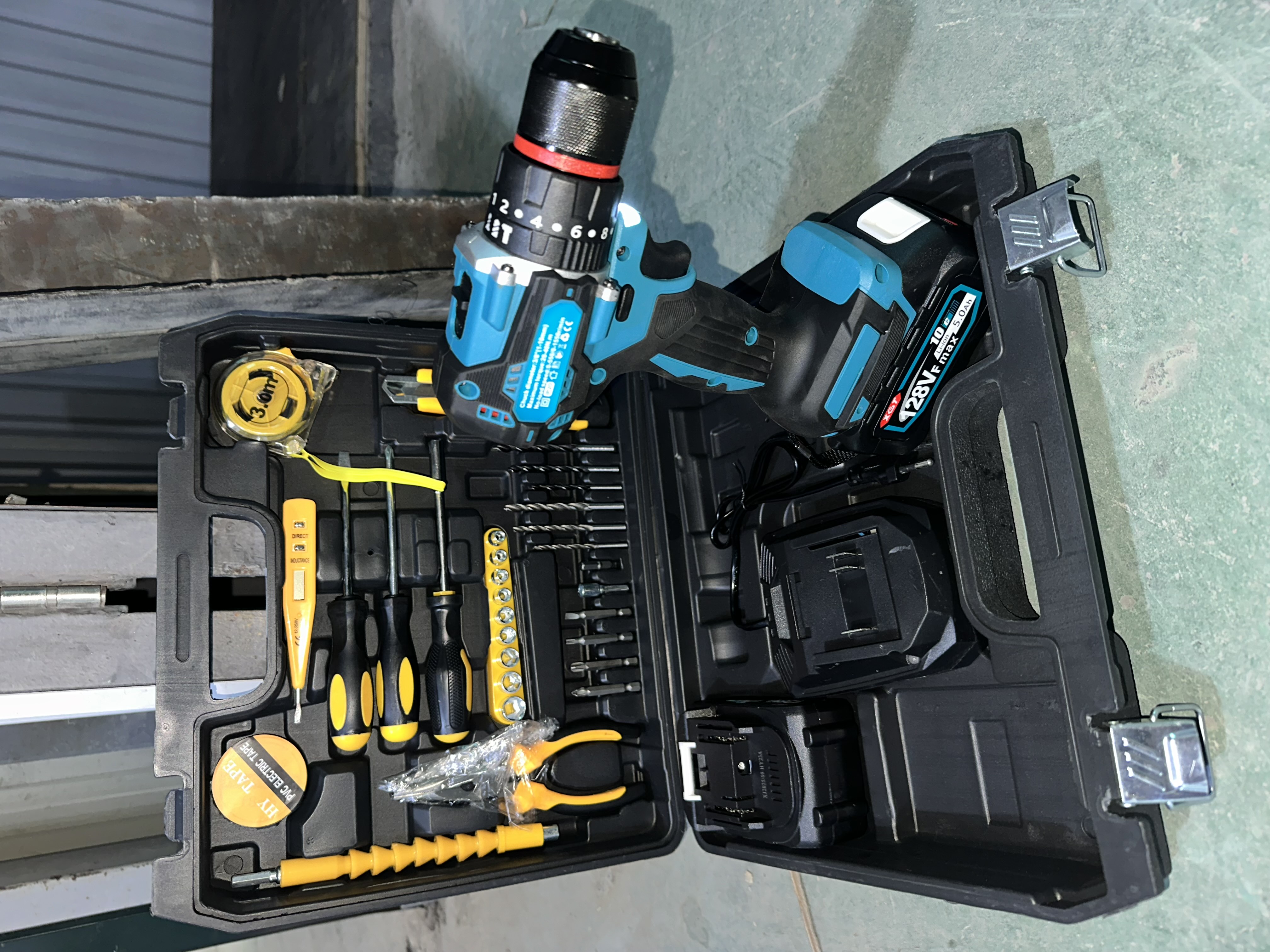 Akkumulyatorli burg‘ilash buragichi, MAKITA 128V 30/24