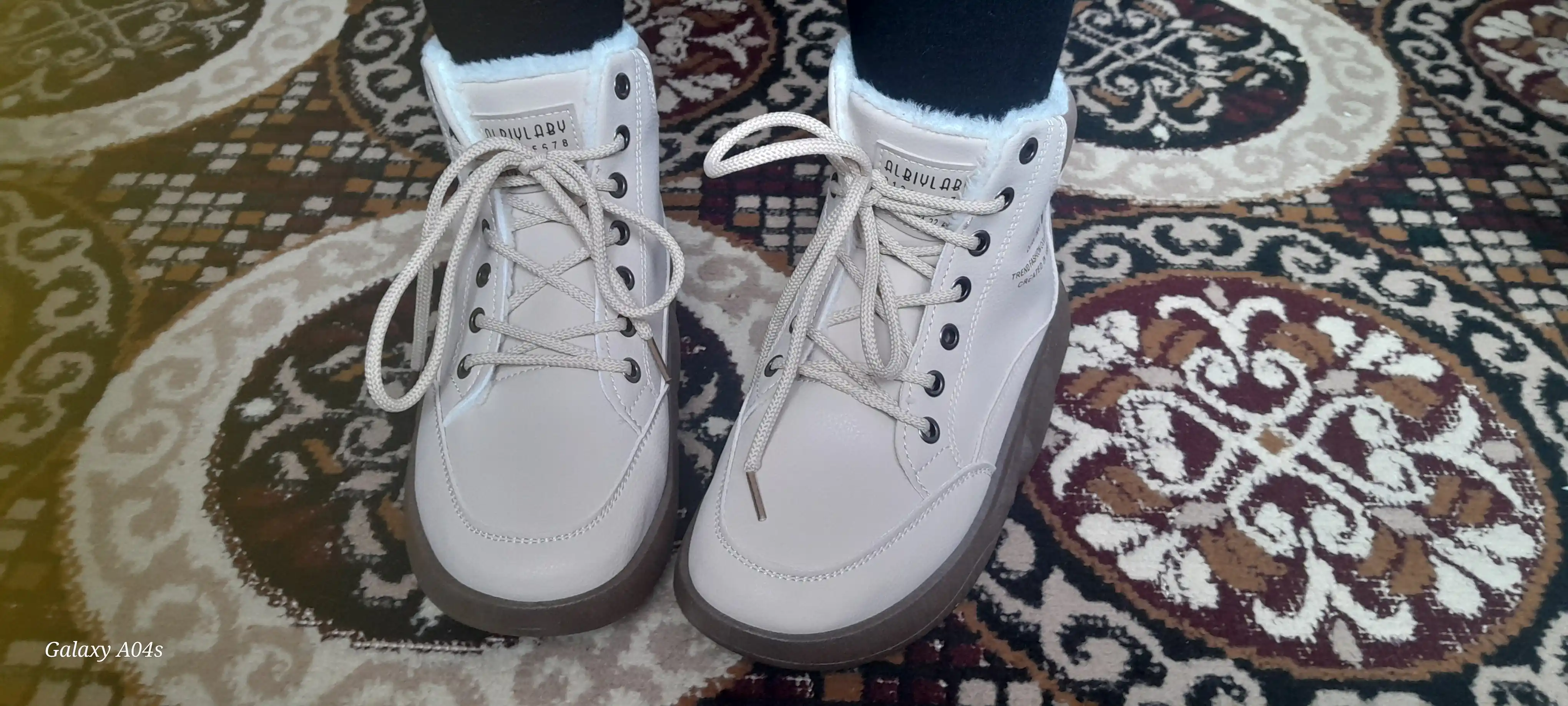 Зимние кроссовки с мехом, женские, зимние, на 1 размер маломерка, 36-40