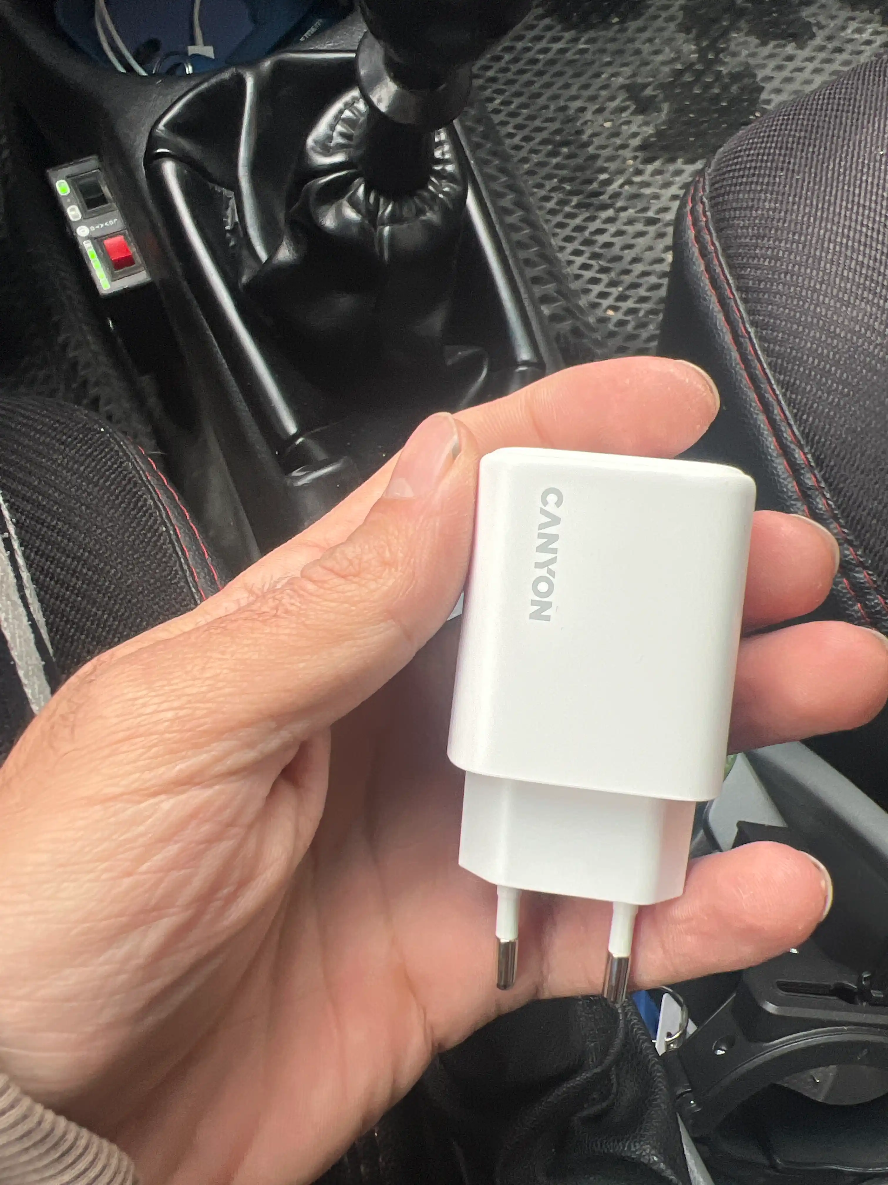 Iphone uchun universal zaryadlash qurilmasi, 20 Vt adapter, ikkita type-c va USB-A portli