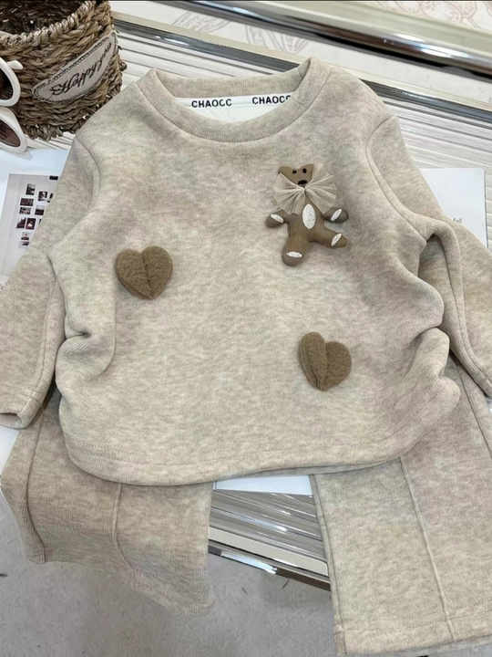 KAMPLEKT Qizlar uchun chiroyli va nafis ikki qisimli Kofta va Shim