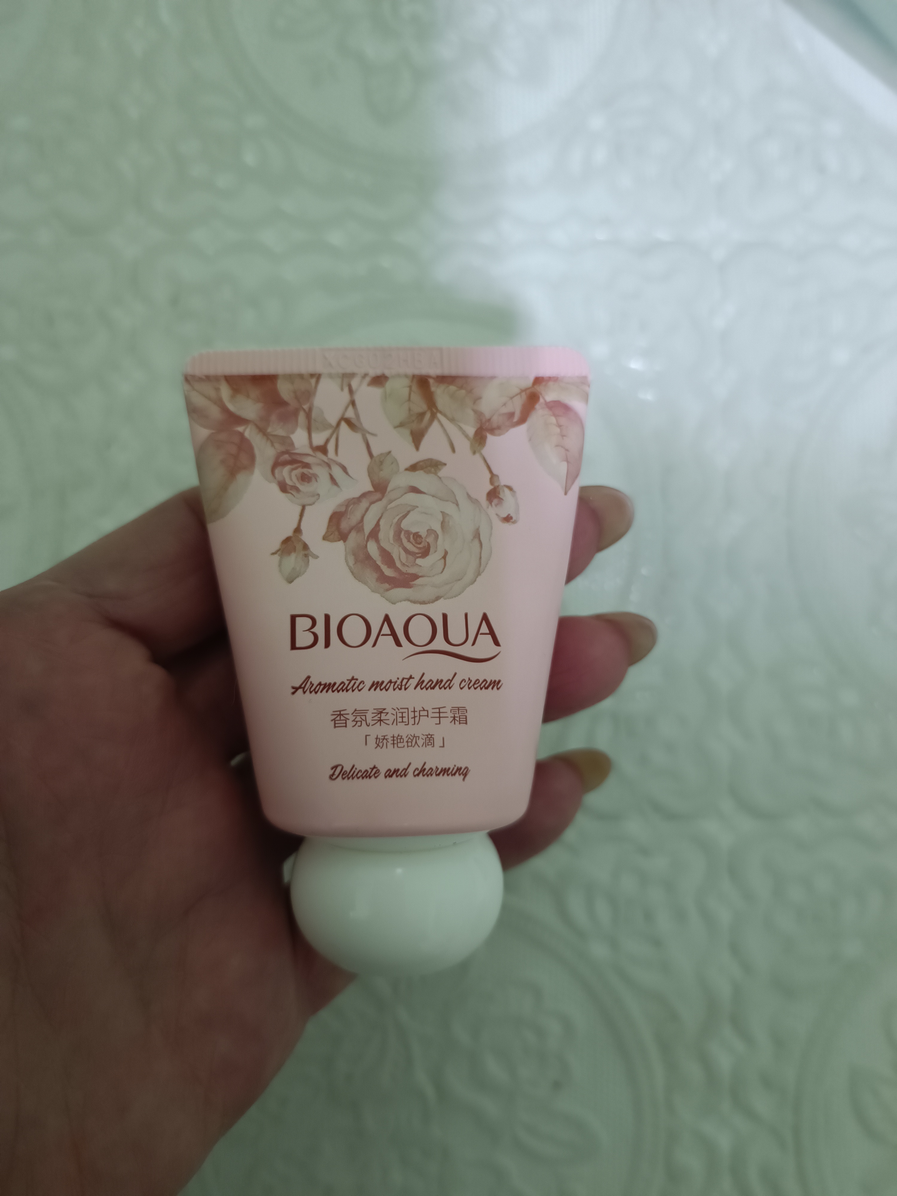 Bioaqua qo'l uchun kremi, namlovchi va oziqlantiruvchi