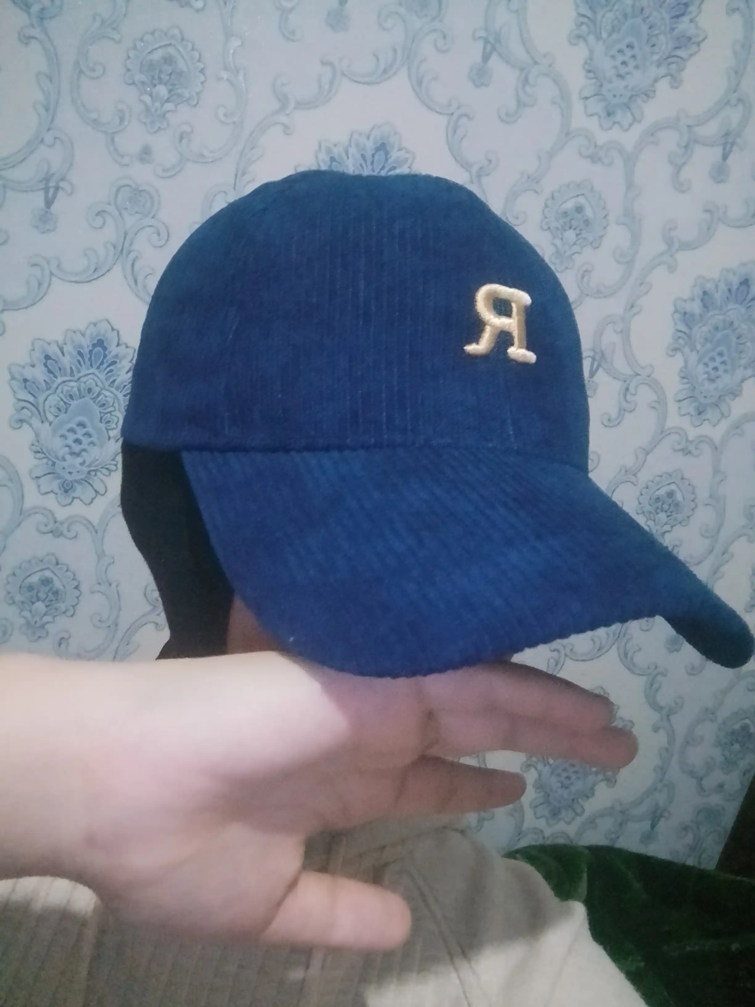 Вельветовая кепка, бейсболка, шапка на осень и зиму