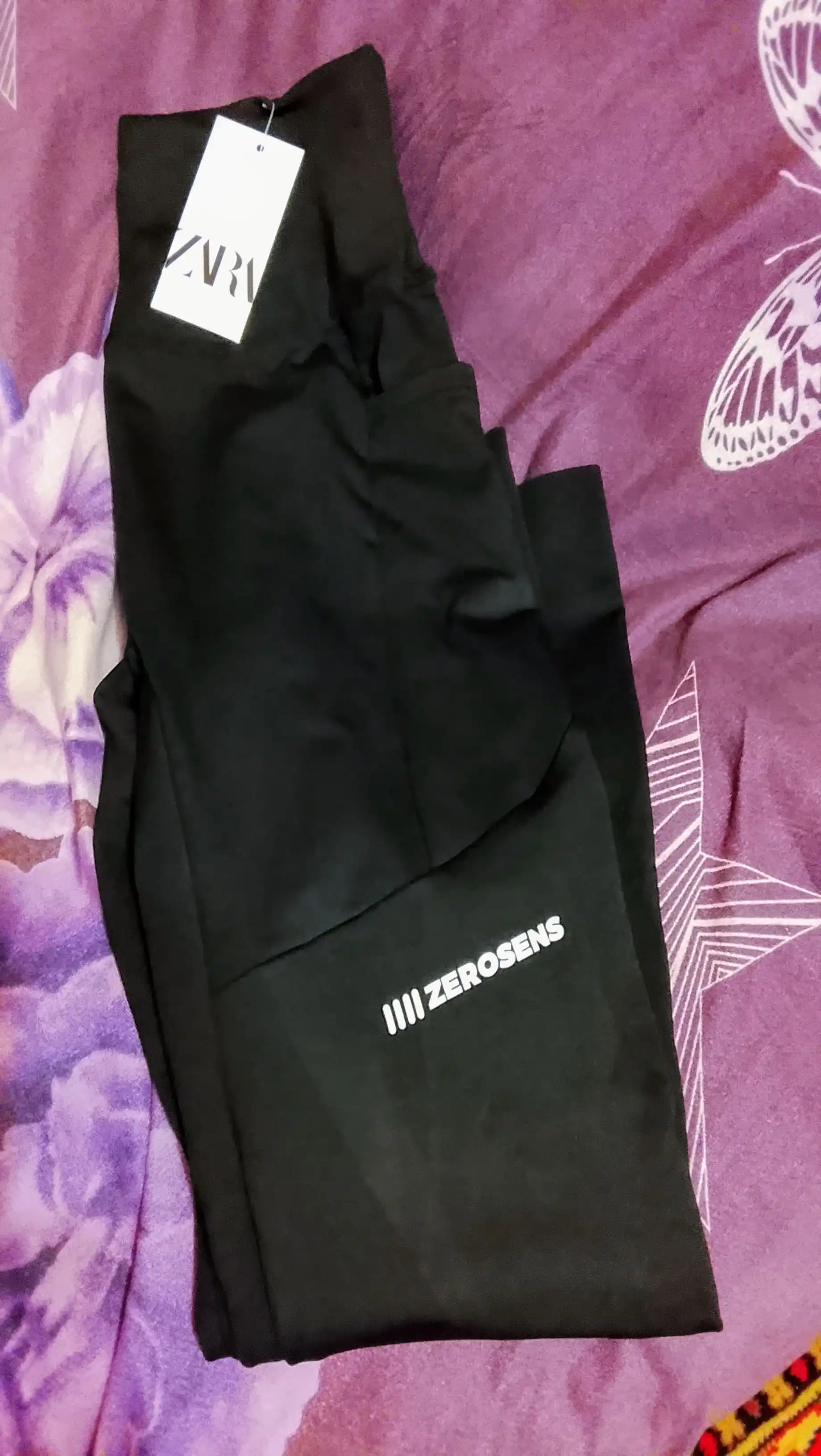 Ayollar losinalari, sport leggingslari belgacha, yon tomonida cho'ntakli va jun bilan