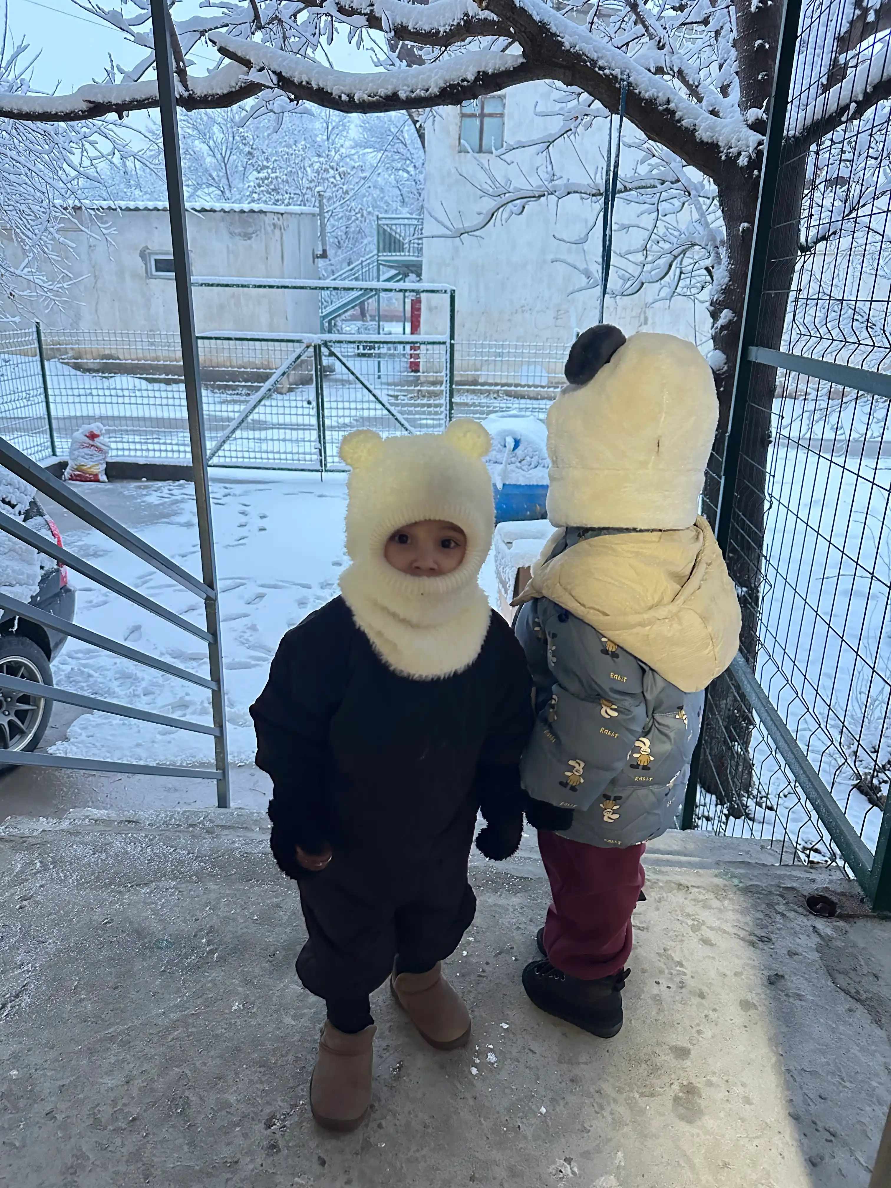 4–12 va 1-4 yoshli o‘g‘il-qizlar uchun quloqchali balaklava — yumshoq issiq shapka-sharf