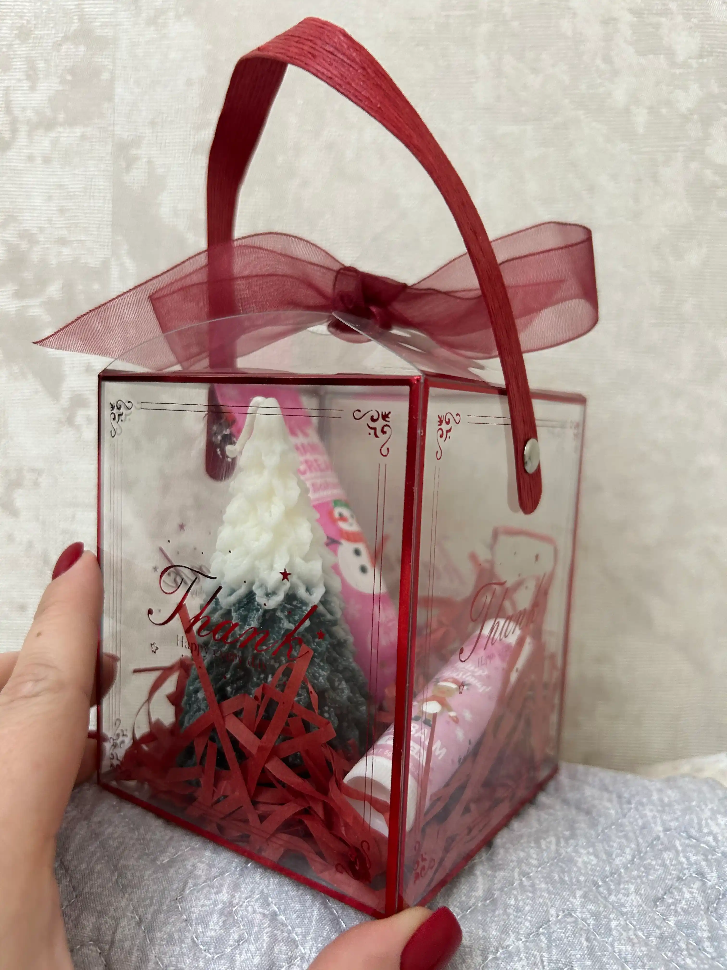 Shaffof tutqichli sovg‘a paketlari