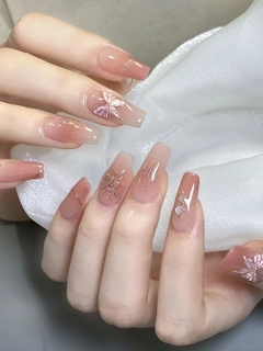 Кораллово-розовый
