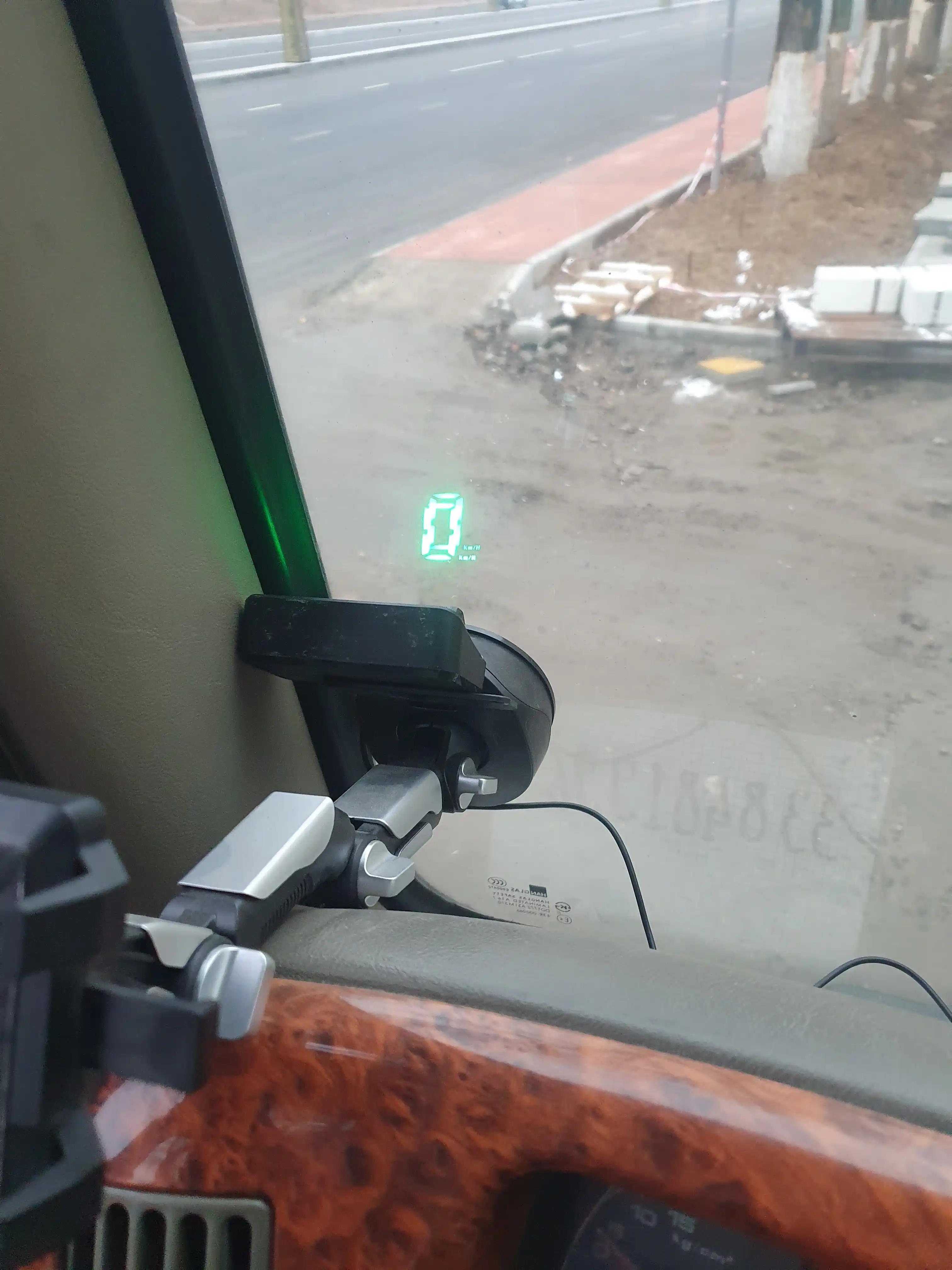 Spidometr, old oynaga tezlik proyektori, universal proyeksion displey
