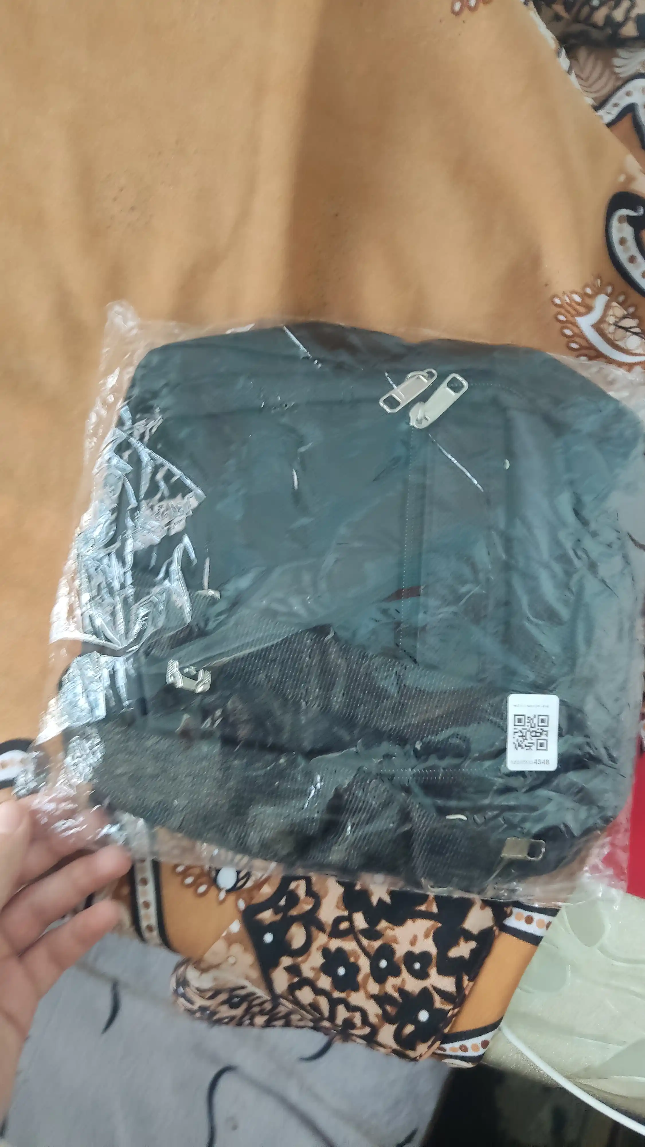 Erkaklar sumkasi, 3 ta variant, Oxford, eko charm, 6 ta cho‘ntak, A5-8