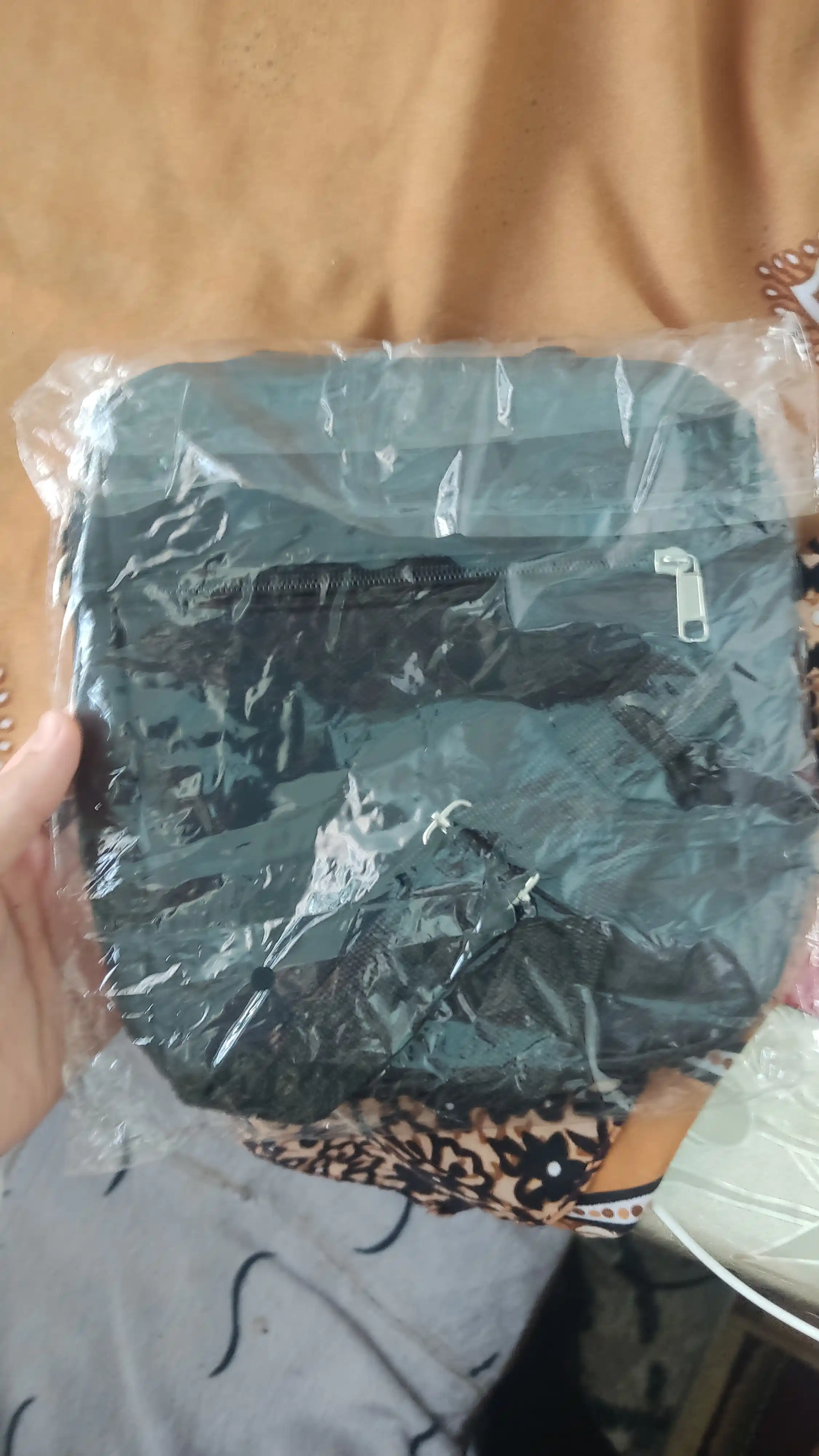 Erkaklar sumkasi, 3 ta variant, Oxford, eko charm, 6 ta cho‘ntak, A5-8