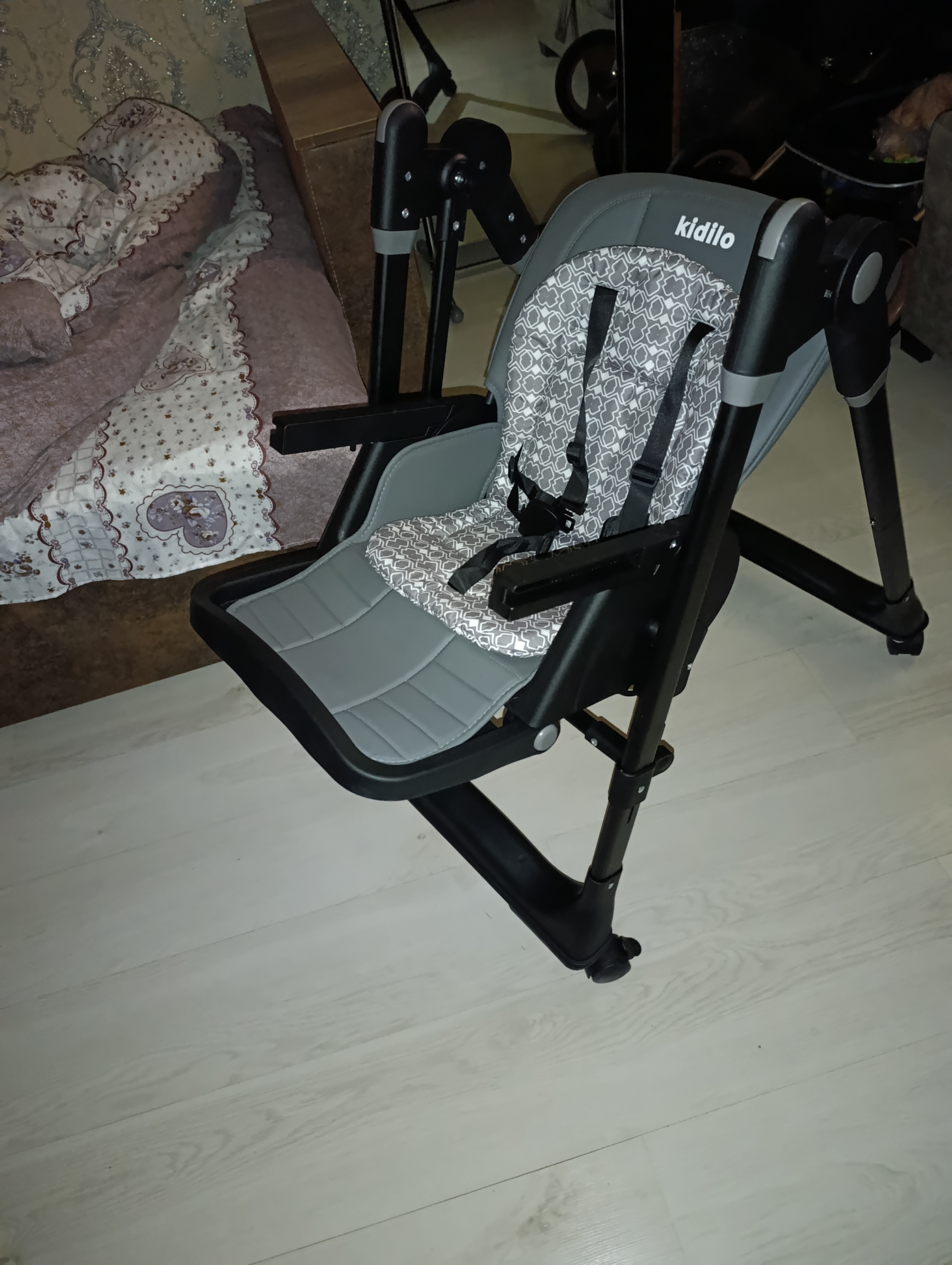 Детский стульчик для кормления+ качели, 2 в 1 Kidilo-8166