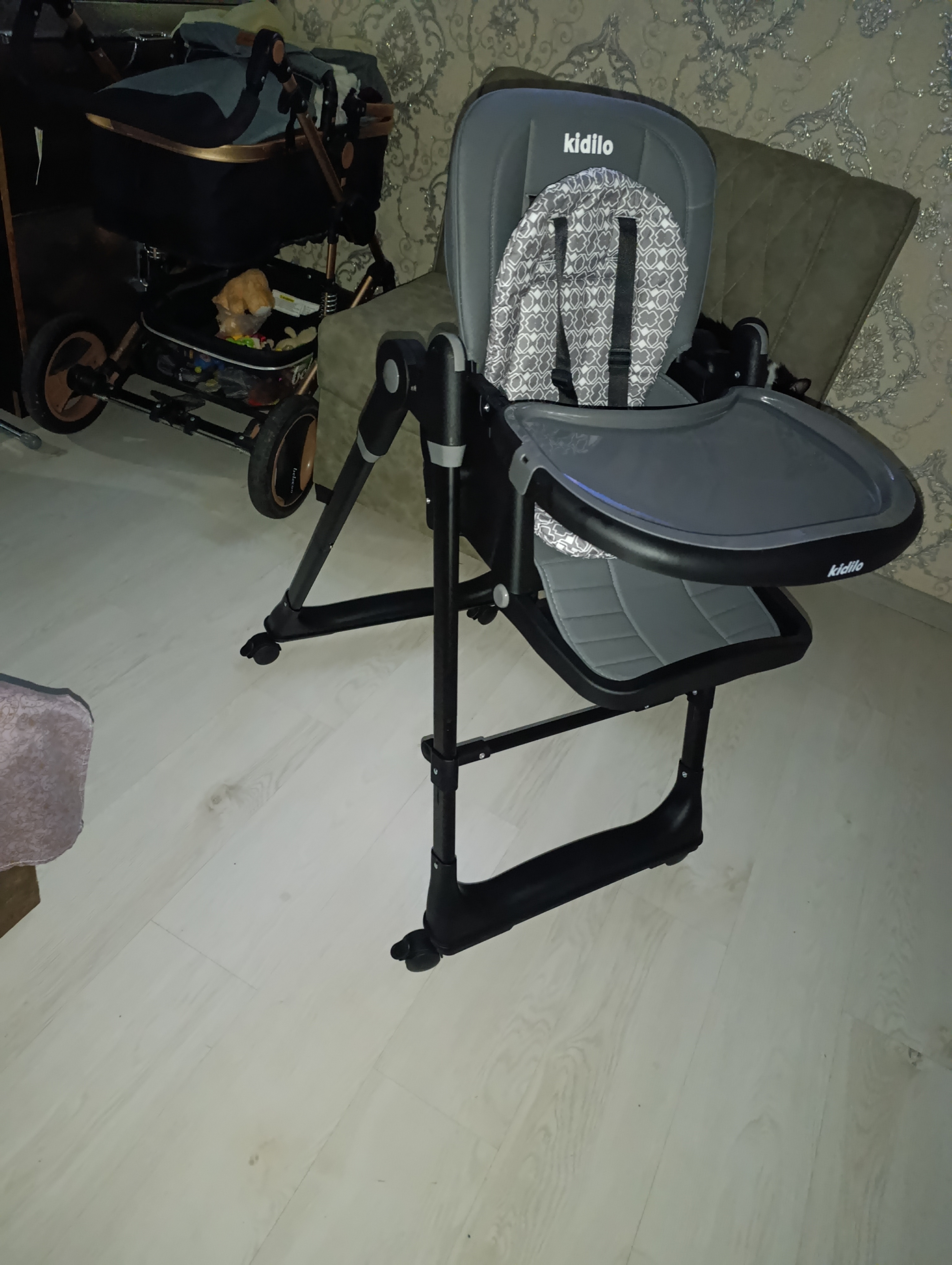 Детский стульчик для кормления+ качели, 2 в 1 Kidilo-8166