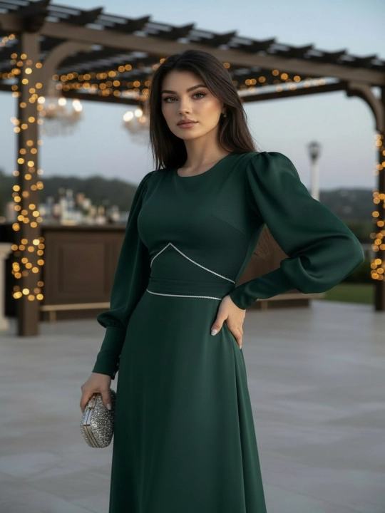 Ayollar uchun uzun atlas ko‘ylak – bayramona, beli bog‘lamali, uzun yengli, elegant libos