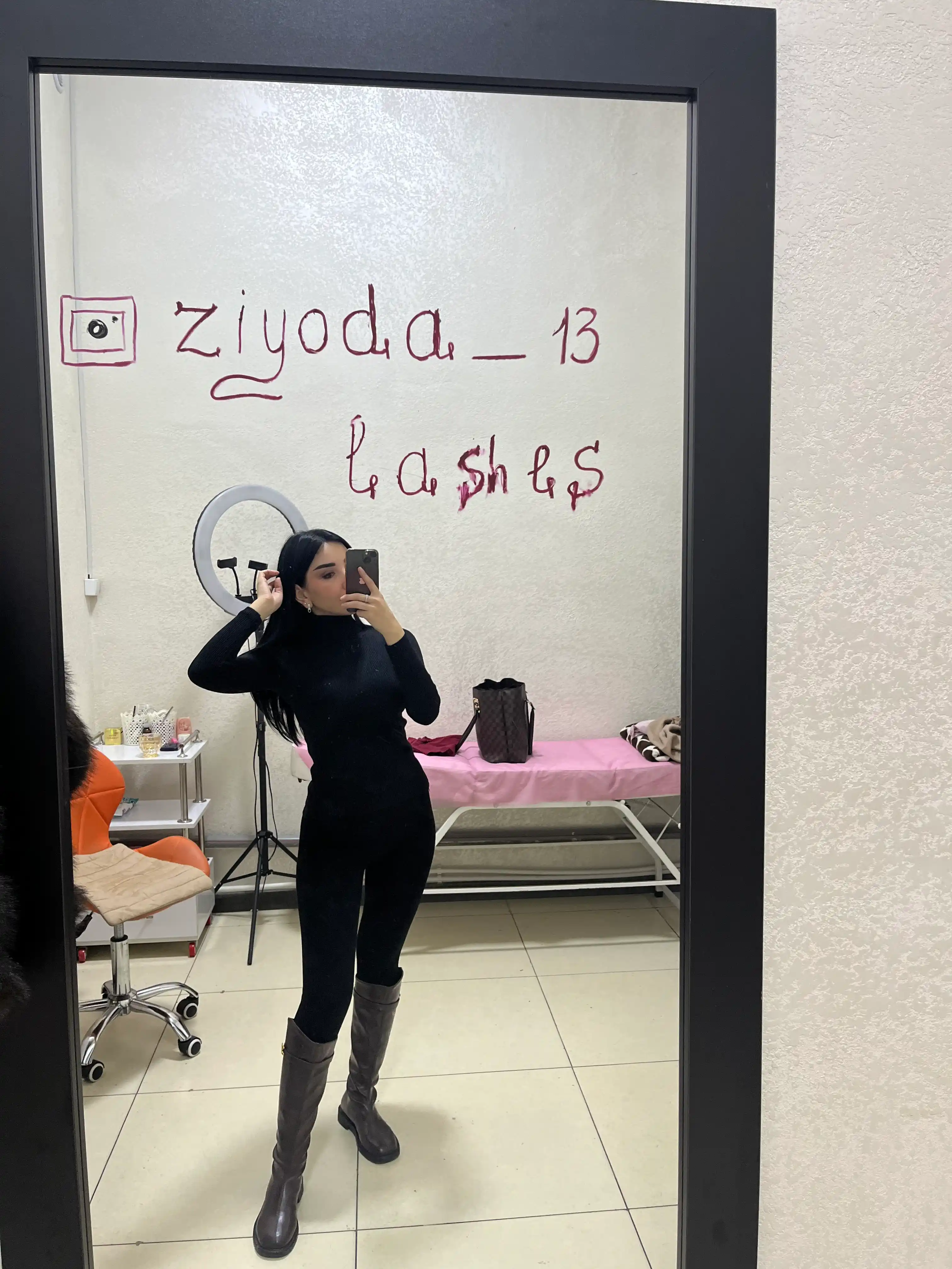 Ayollar uchun asosiy zich tikimdagi vodolazka, oddiy rangda, printsiz, mavsumiy