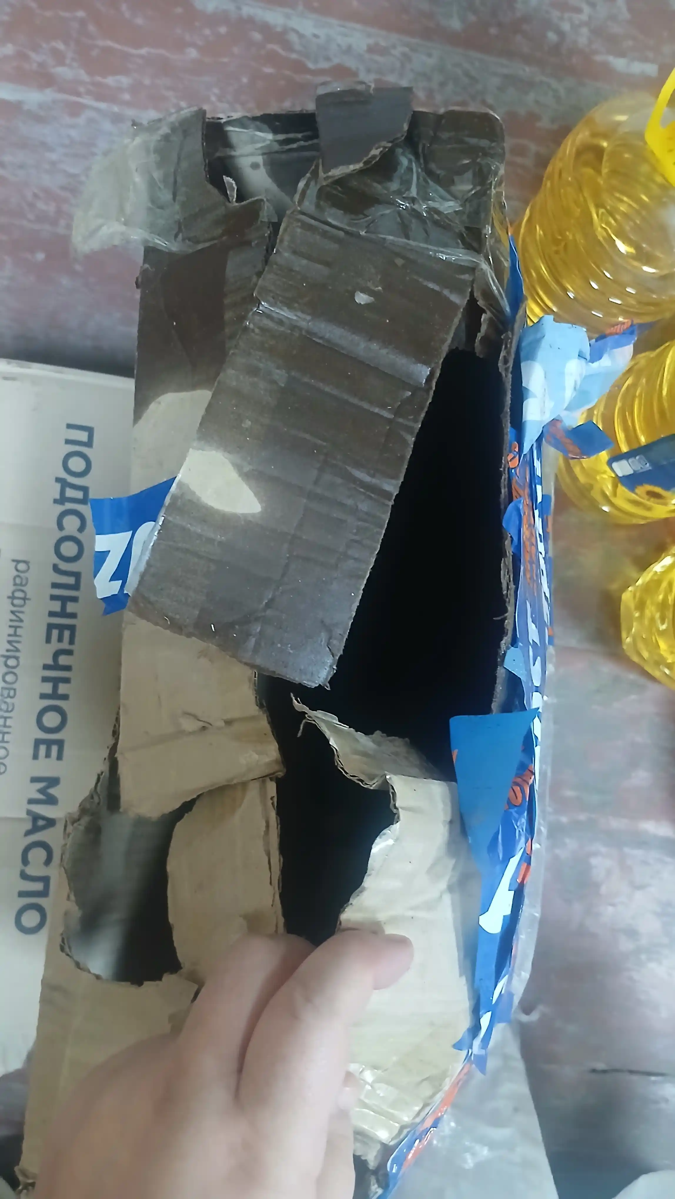 Oila tanlovi kungaboqar yog‘i, tozalangan va hidlari yo‘qotilgan, 5 litrdan 6 dona.