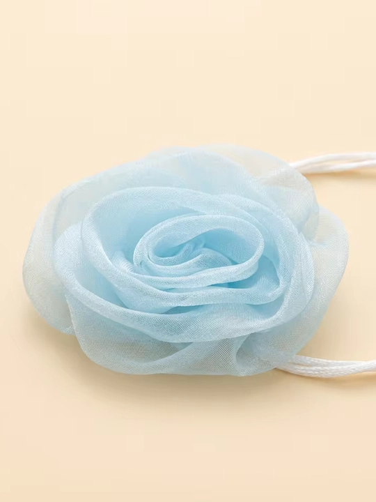 Choker ayollar uchun, bo'yinga taqiladigan taqinchoq