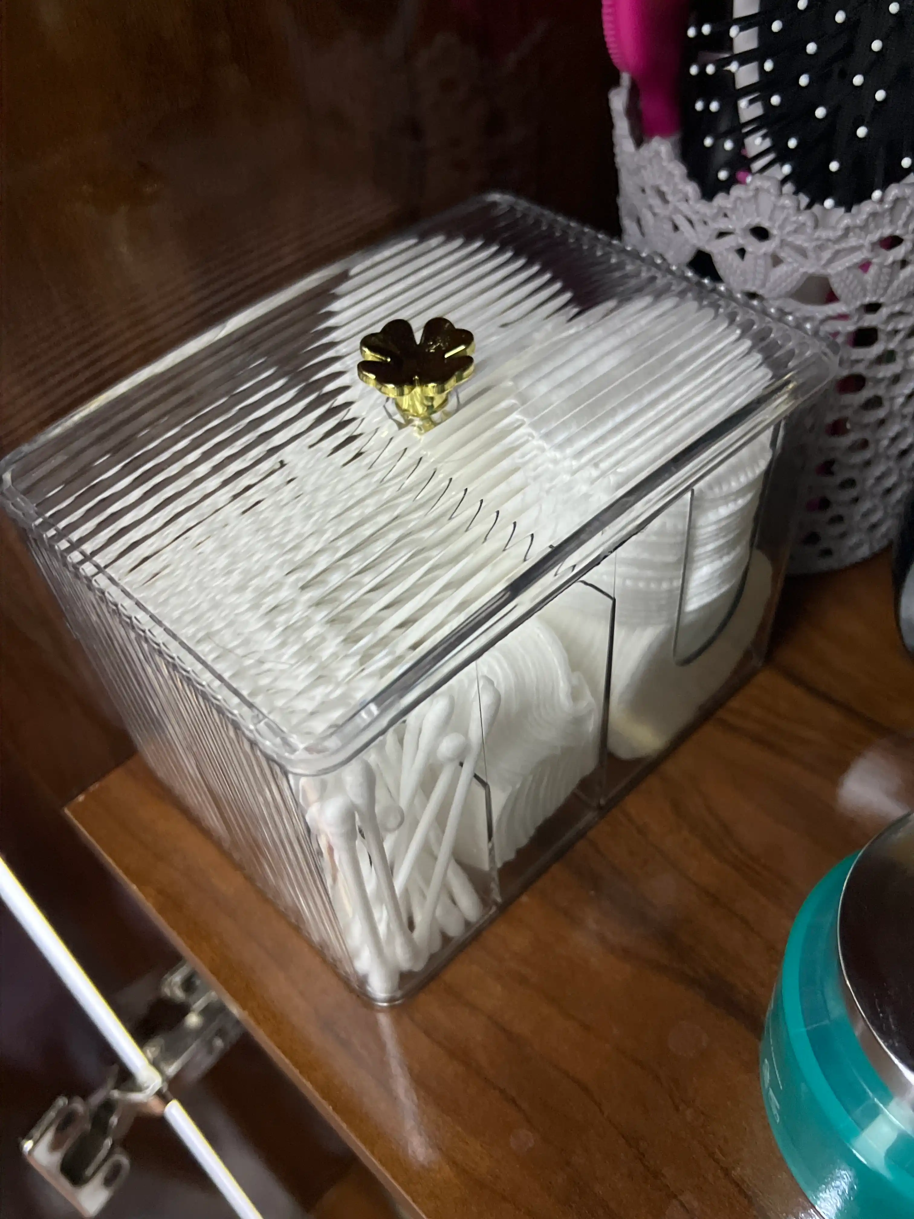 Kosmetik organizer Gold akril quti – paxtrali disk va paxta tayoqchalari uchun
