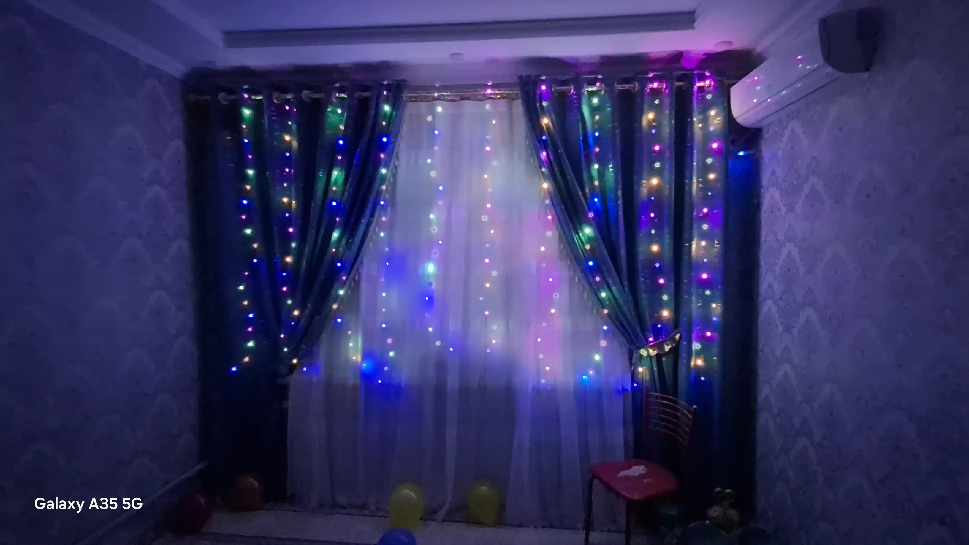 LED girlyanda pardasi Rosa 3x3, 3x2, 3x1 m — 8 rejim, pult, 10 ta ilgak, yangi yil uchun