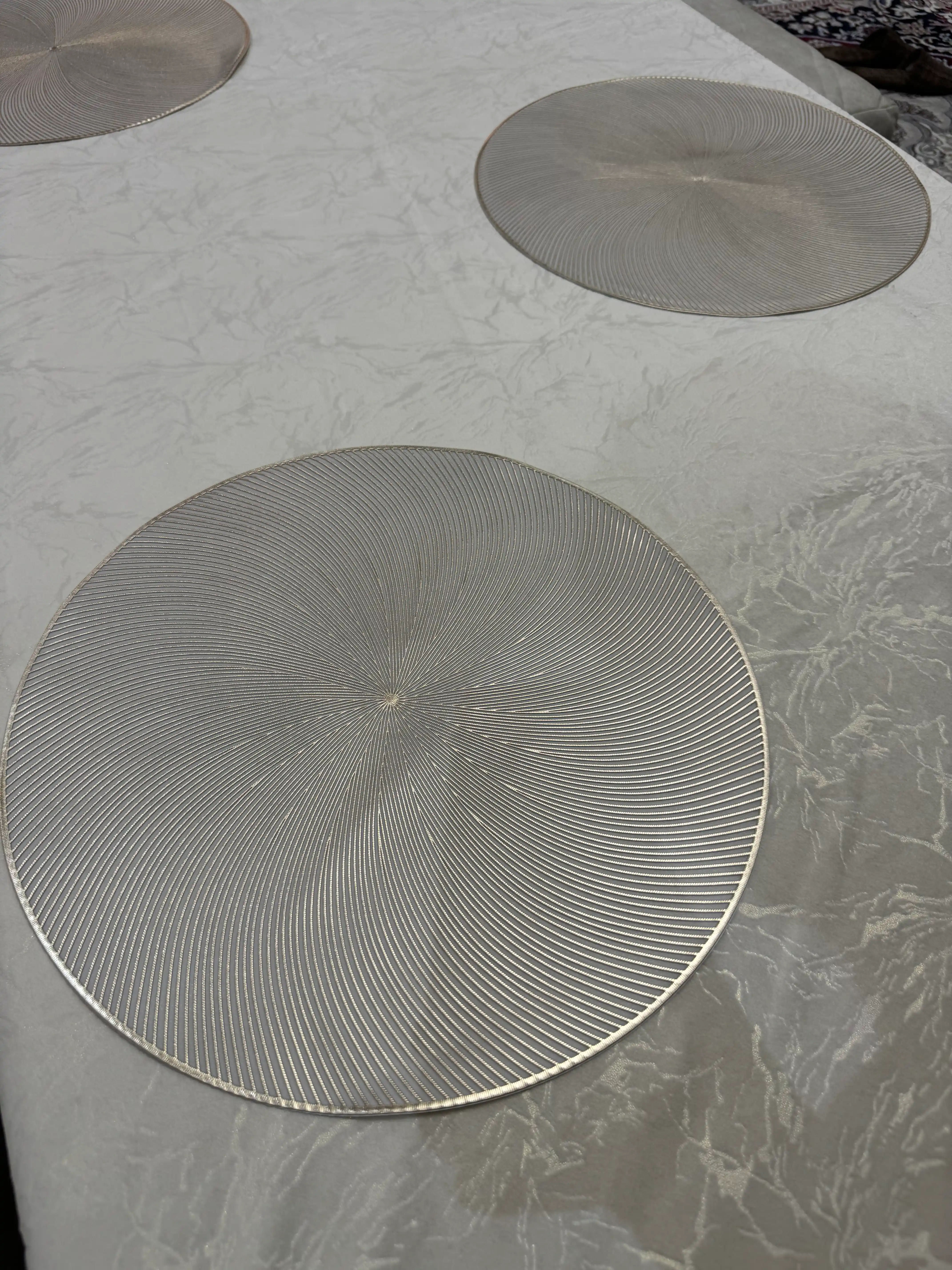 Salfetkalar dasturxon uchun, 1 dona-4 dona, dumaloq, 38 sm diametr