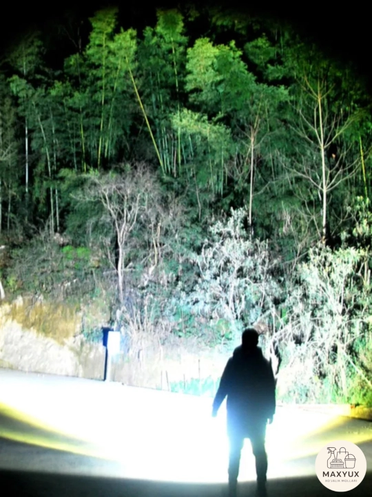 Qo'l chirog'i, 150 metrgacha yorituvchi LED chiroq, Zoom effekti bilan