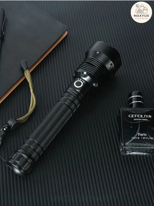 Qo'l chirog'i, 150 metrgacha yorituvchi LED chiroq, Zoom effekti bilan