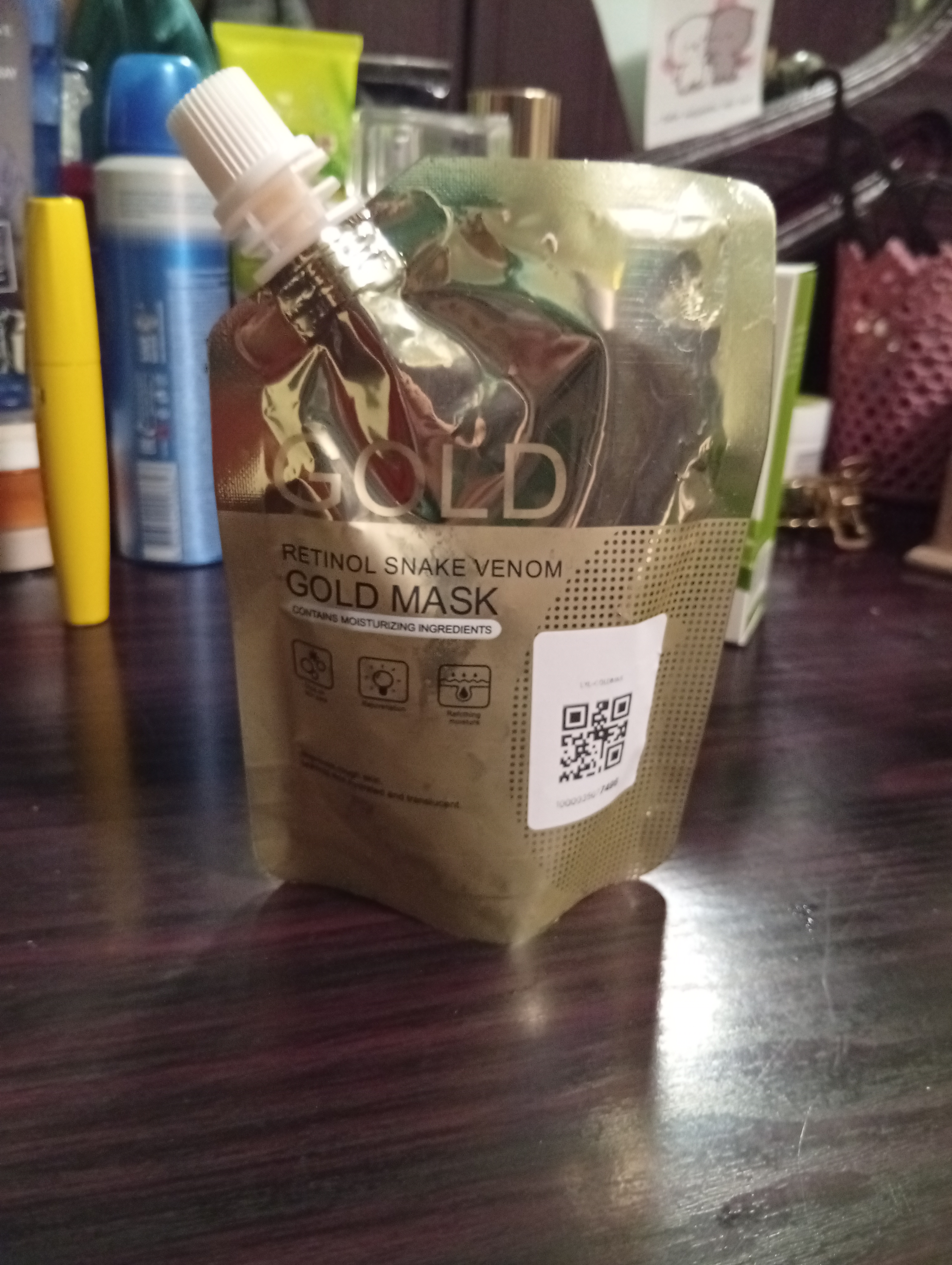 Yuz terisini namlash, yoshartirish va parvarish qilish uchun Gold Mask suyuq yuz niqobi, 100 g