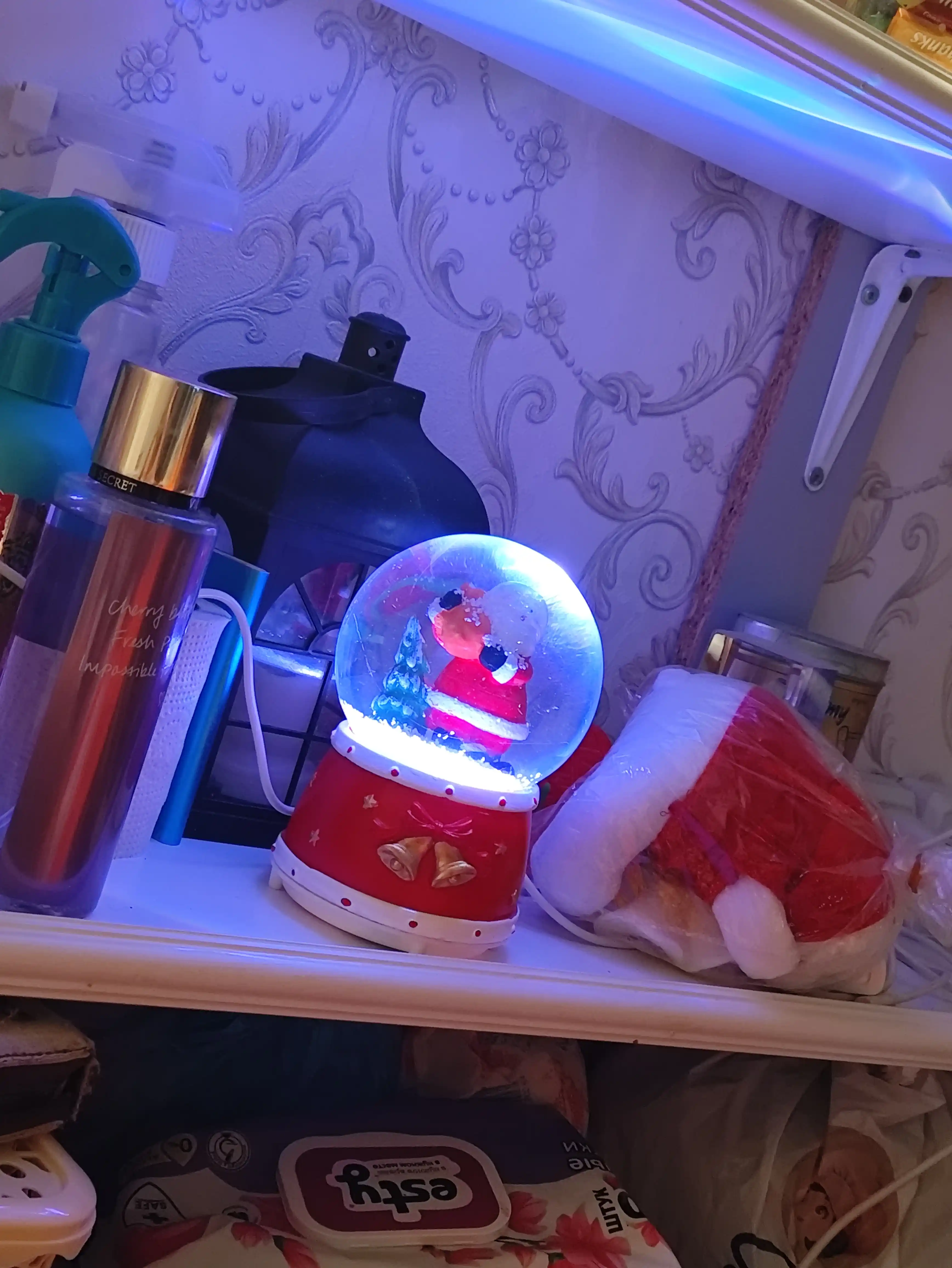 Qorli shar Santa Klaus, Yangi yil, musiqa bilan