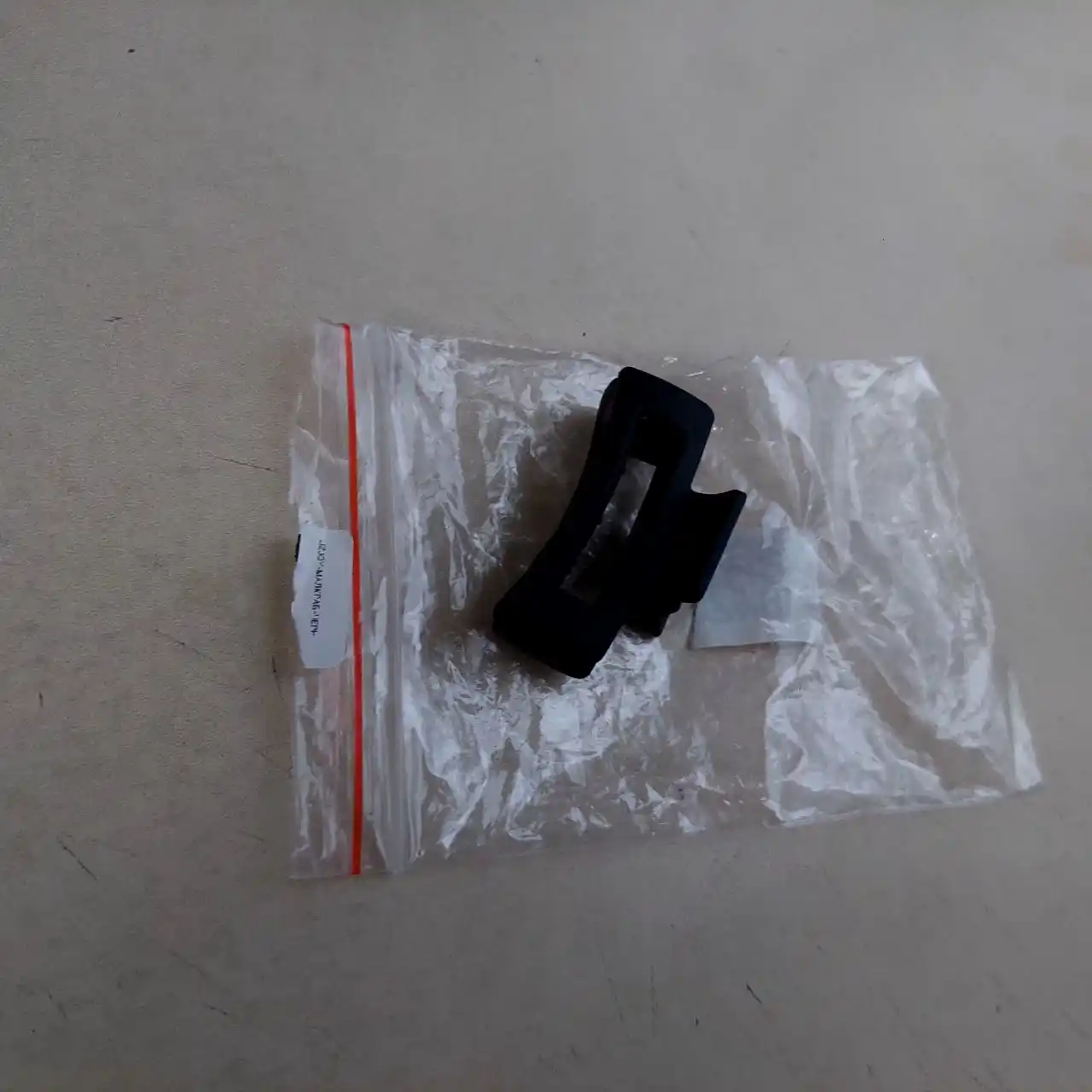 Qisqichbaqa soch qisqichi, kauchuk, 4.5 * 2.5 sm