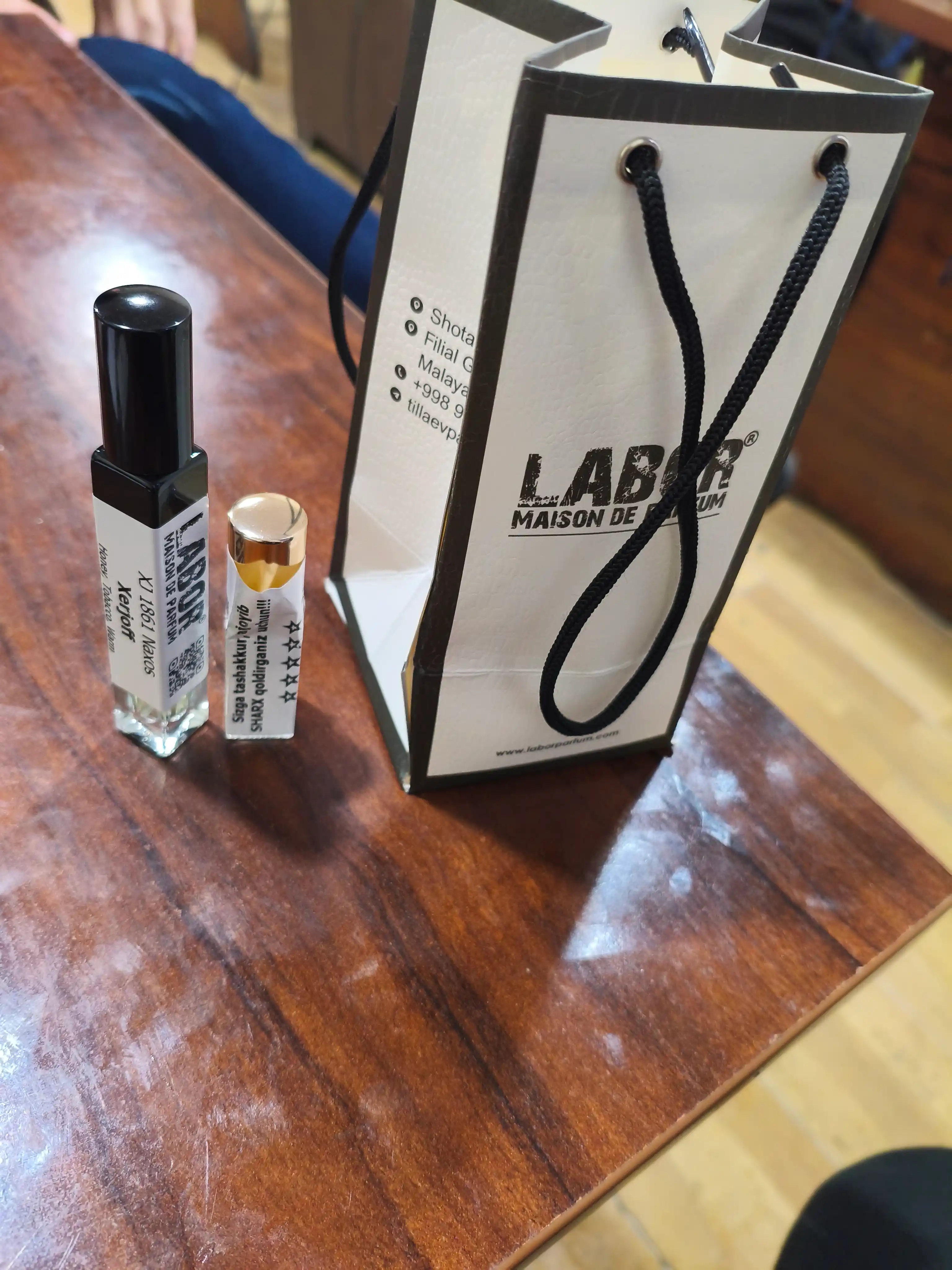 LABOR Parfum XJ 1861 Naxos Xerjoff, унисекс духи в особых флаконах