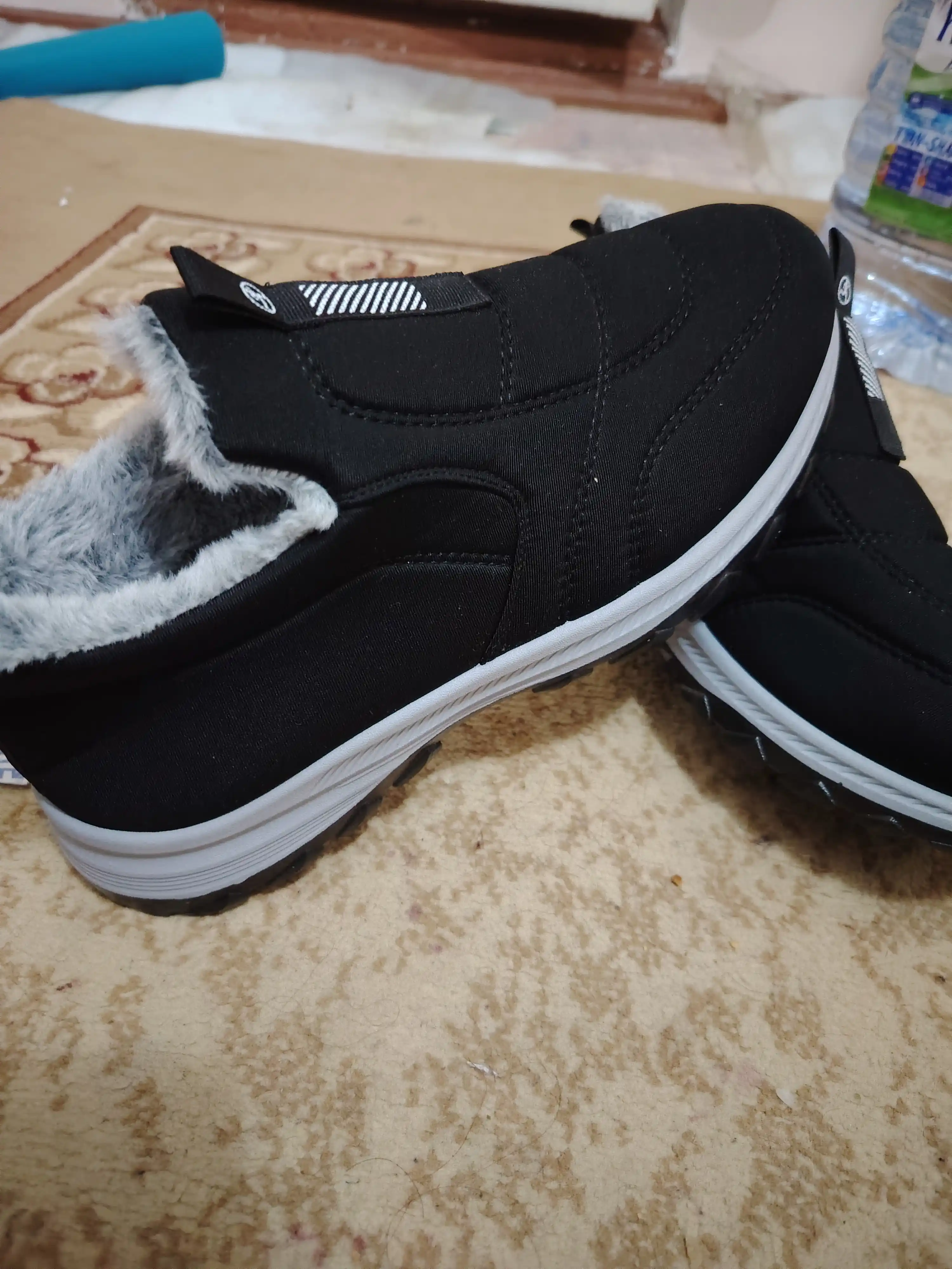 Erkaklar sliponlari DISHER FrostStep, qishki, issiq, 1 o’lcham katta oling