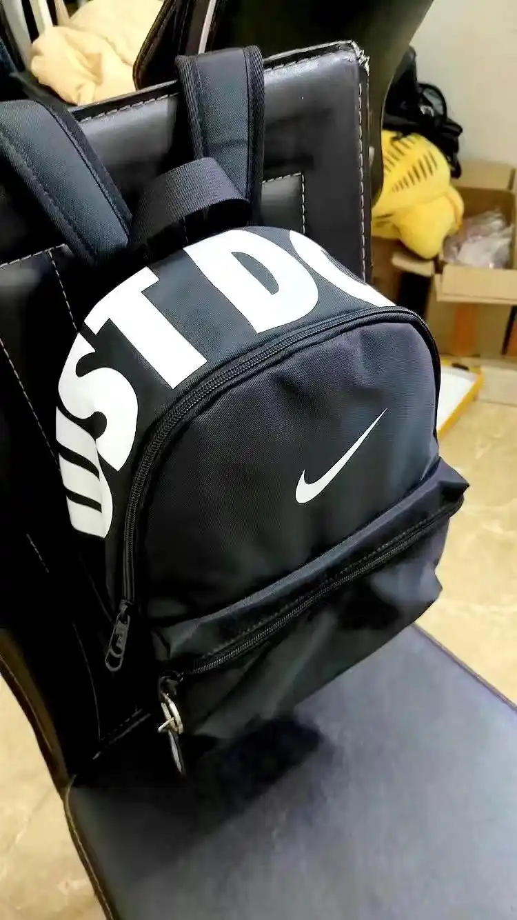 Universal sport ryukzak Nike — maktab, o‘qish va ish uchun