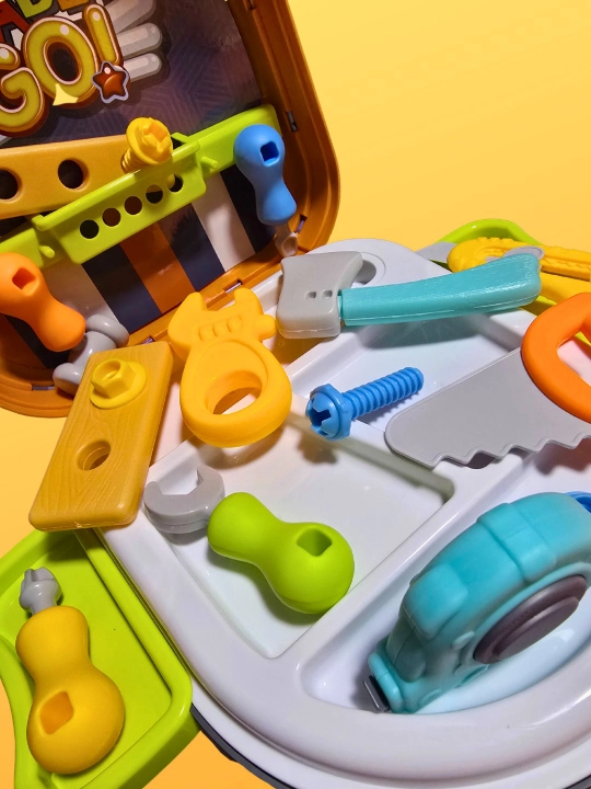 Детский игровой набор 4 в 1: столик, чемодан, сумка и игрушки для ролевых игр