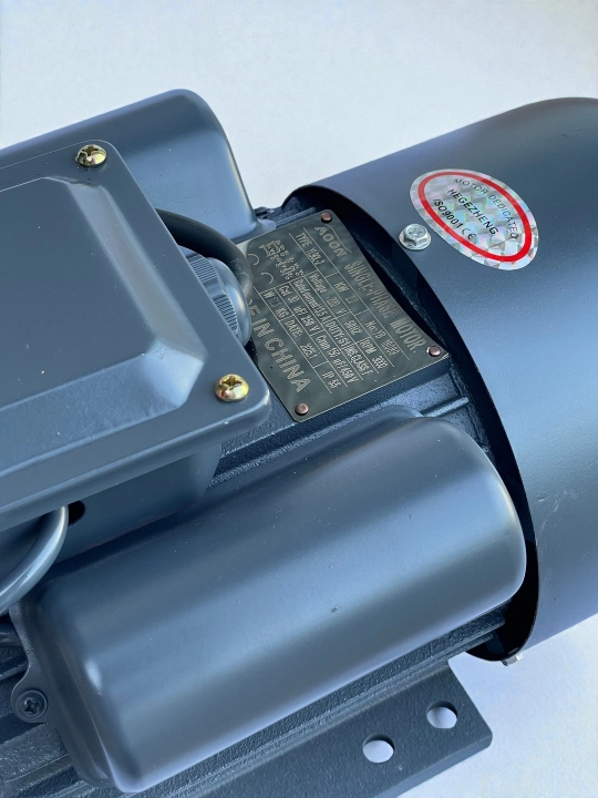 MOON, bir fazali elektr dvigatel 2.2 kW, 220V, 3000 ayl/min